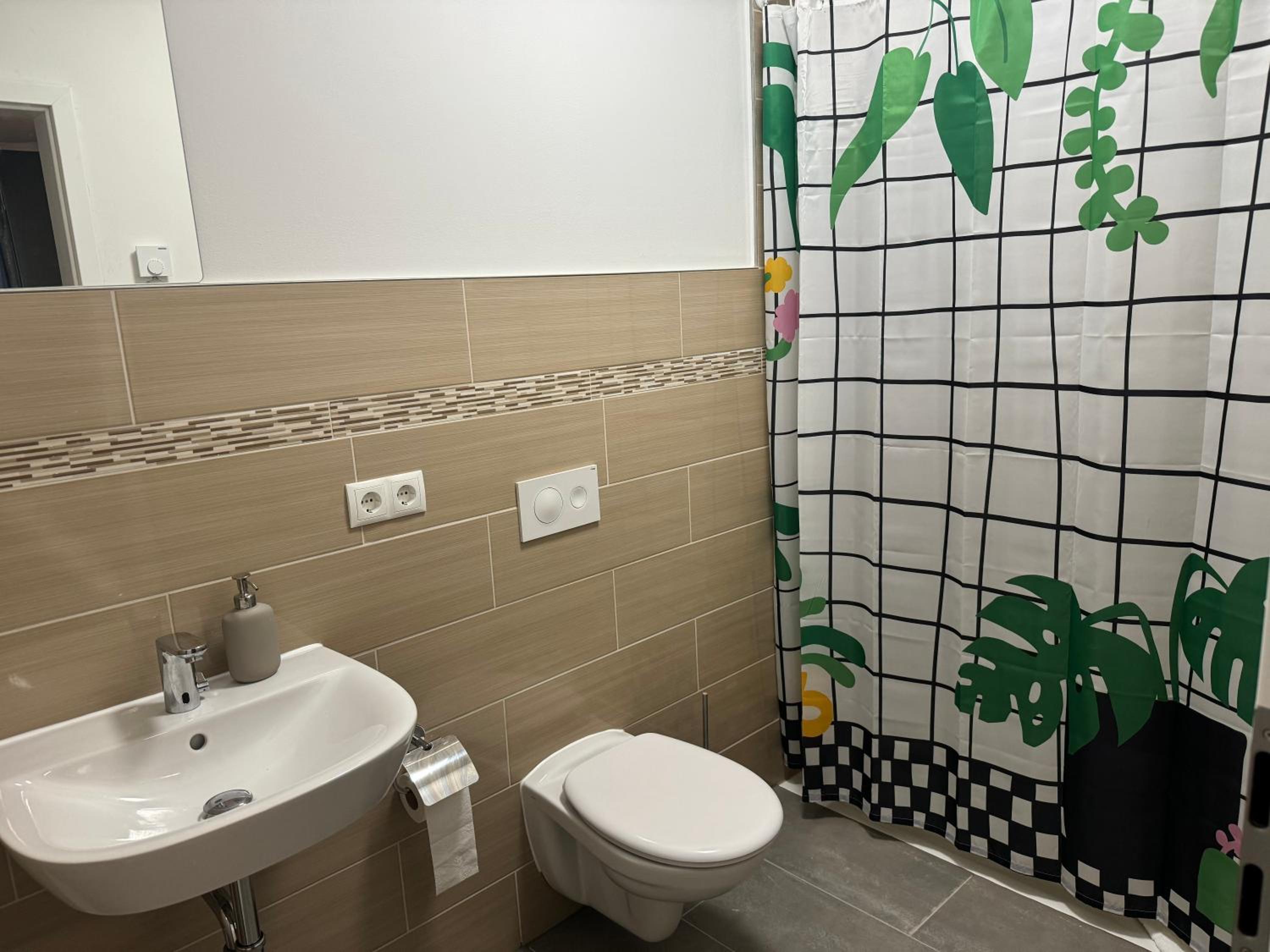 Single Room with Shared Toilet photo 2