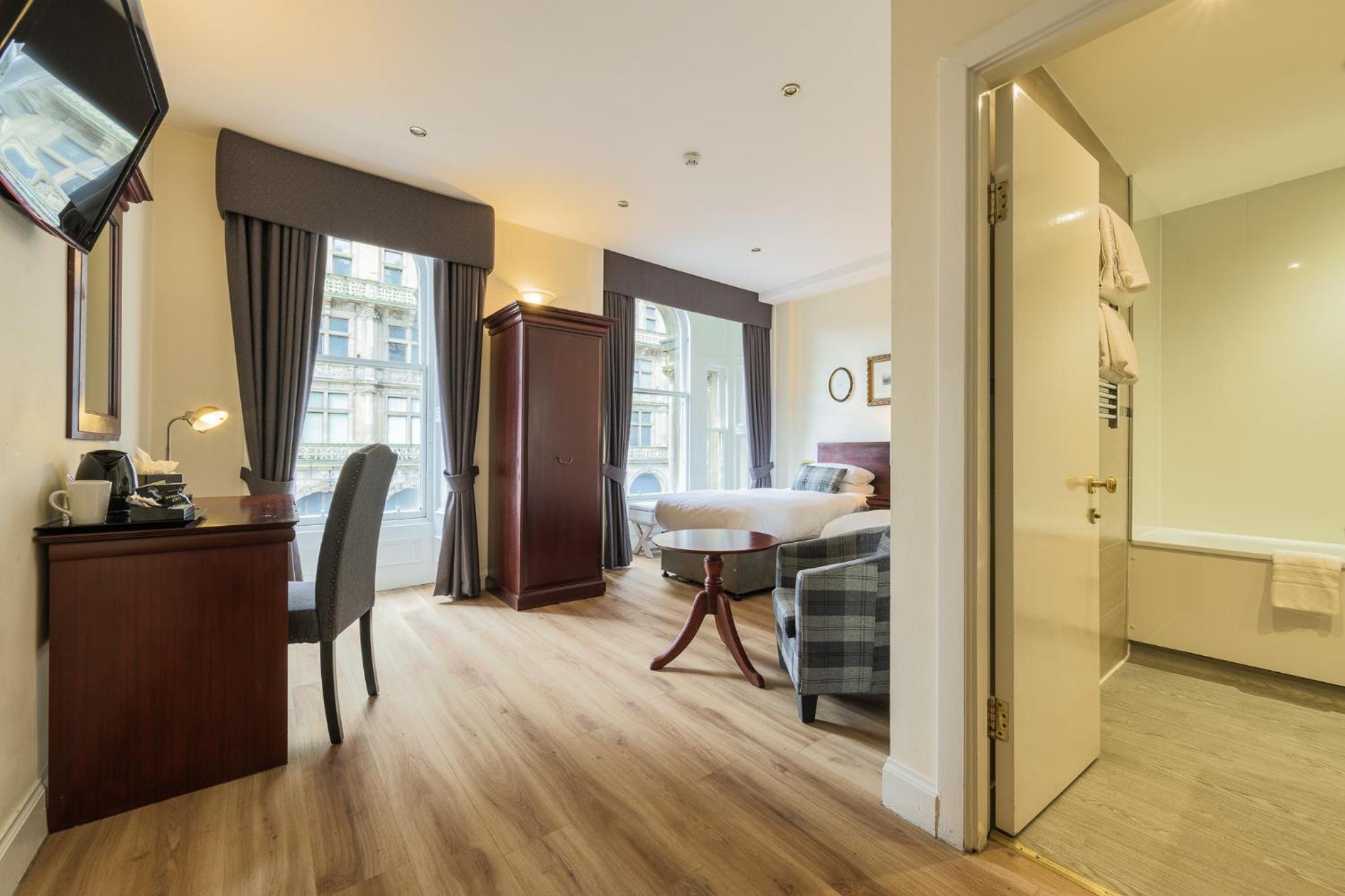 Standard Twin Room - Photo 2