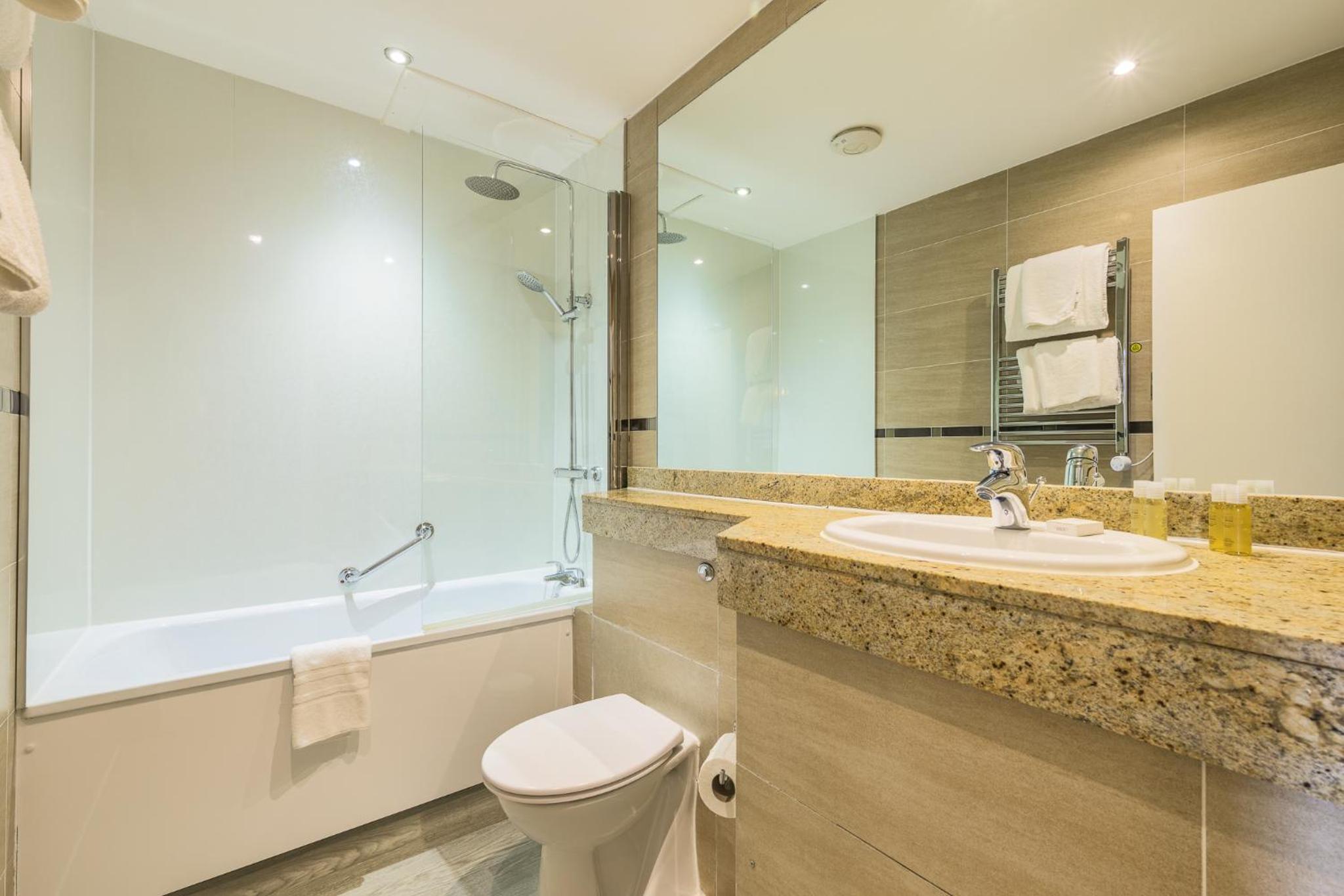 Standard Twin Room - Photo 4