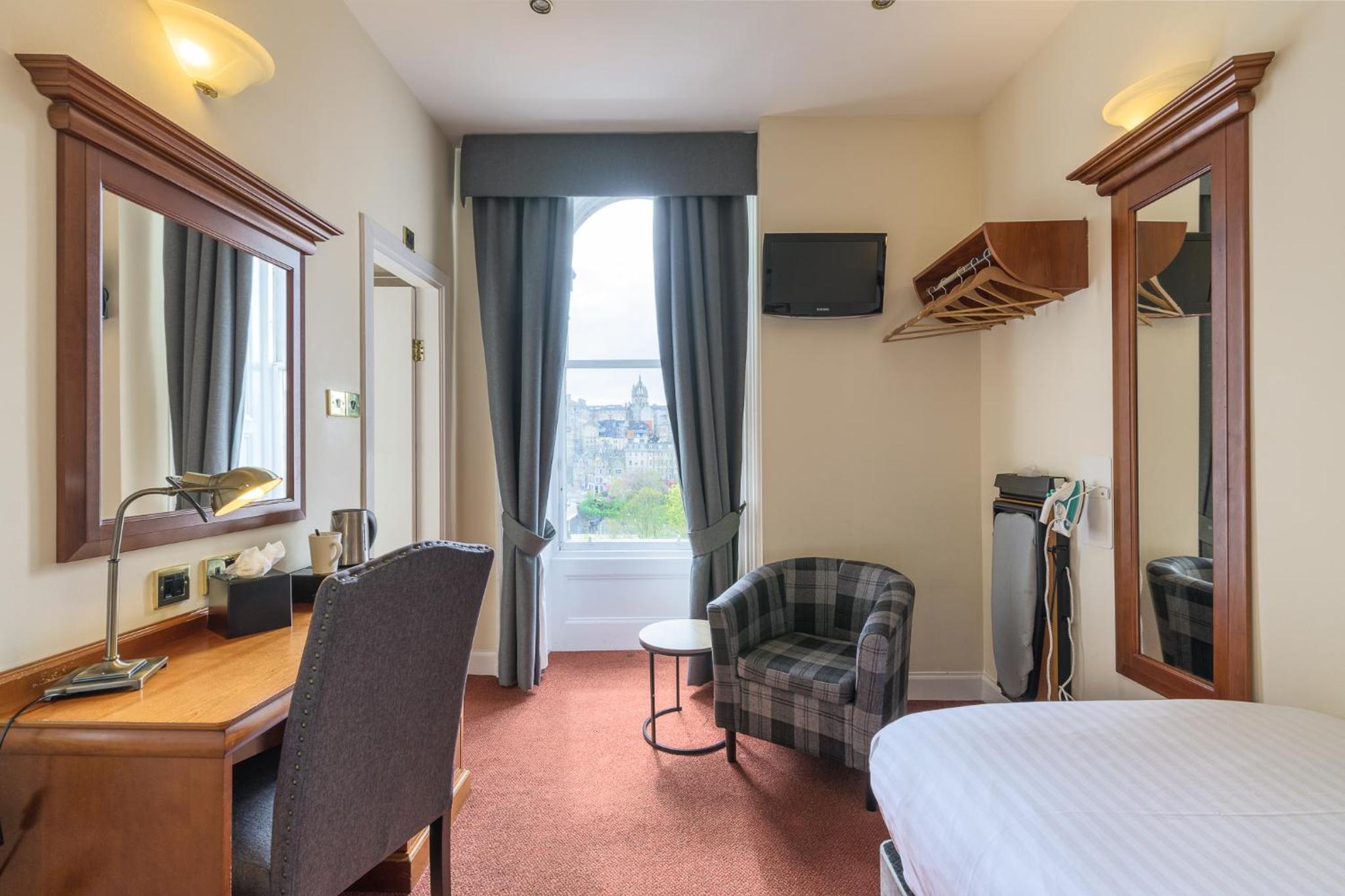 Single Room - Photo 1