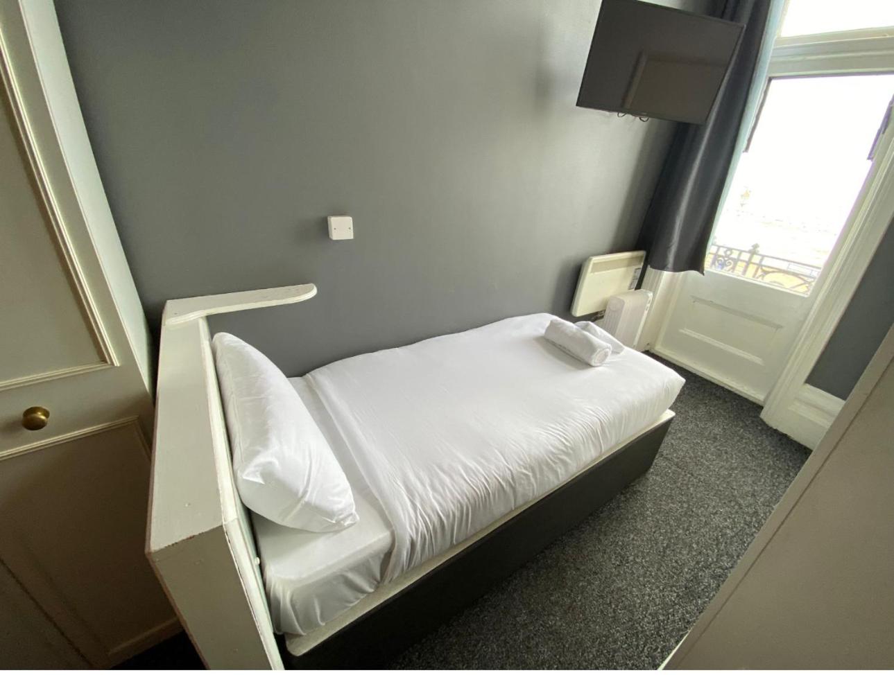 Standard Single Room photo 2