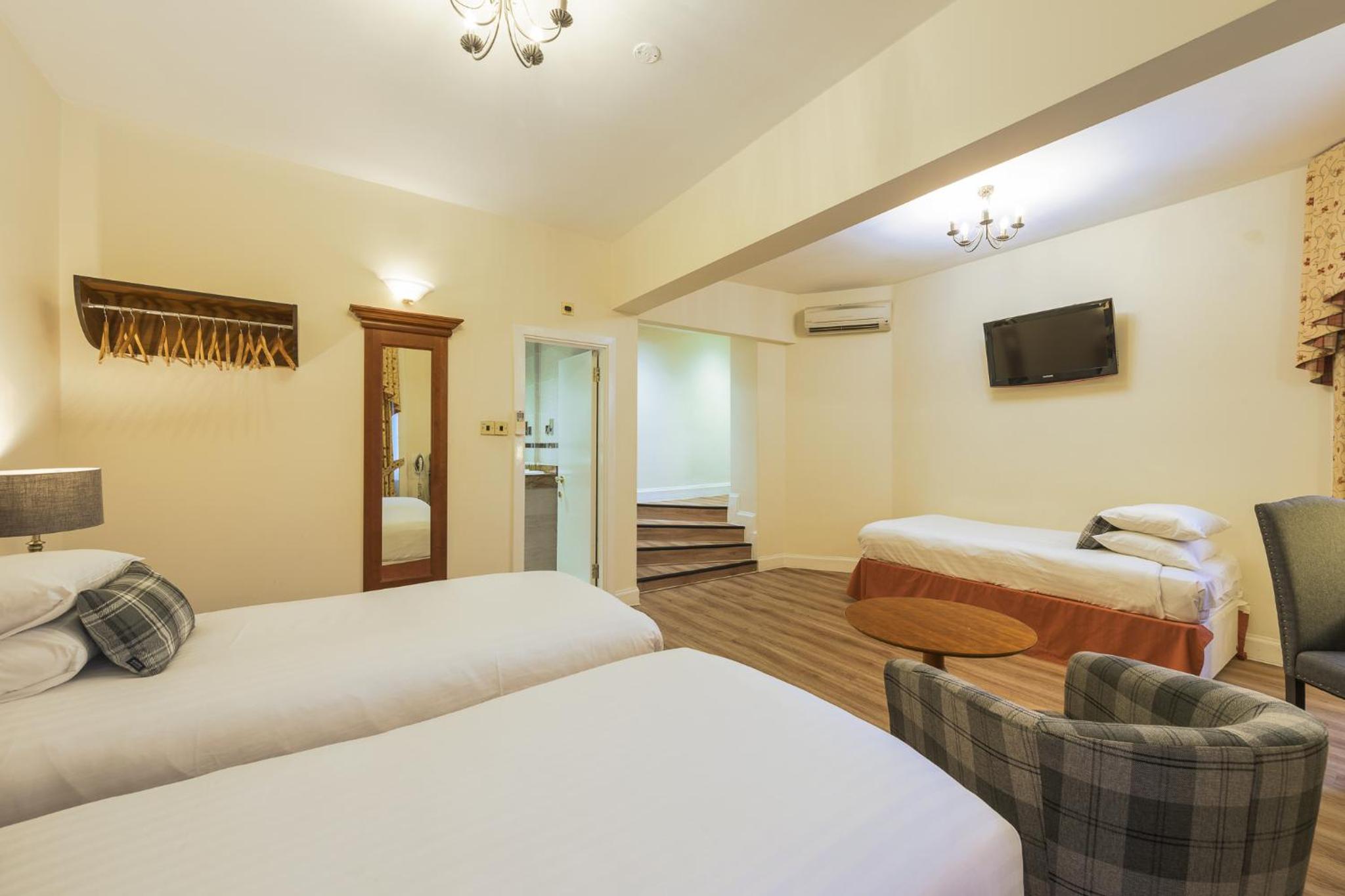 Standard Triple Room - Photo 3