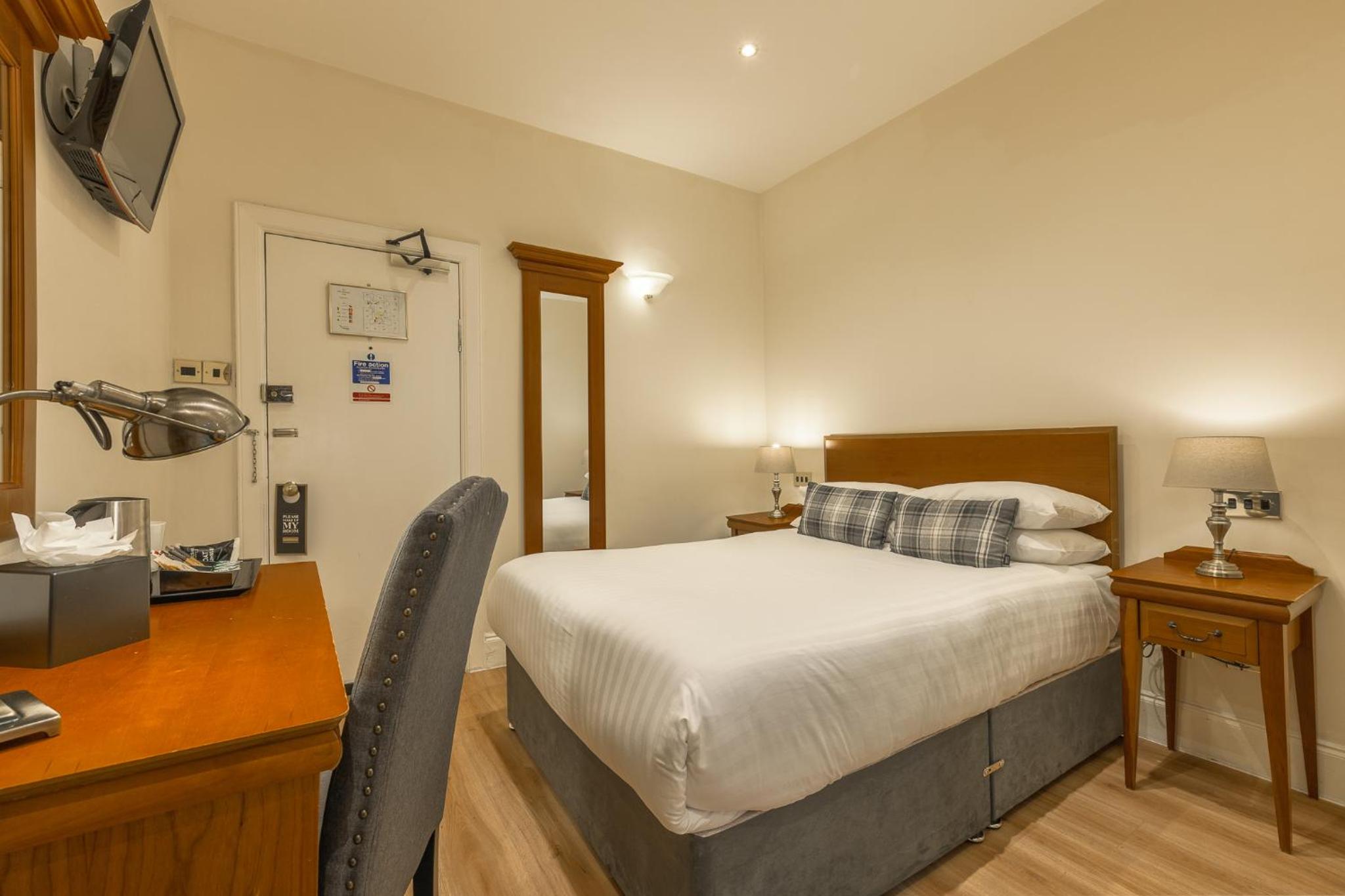 Junior Double Room (Internal Rooms) - Photo 2