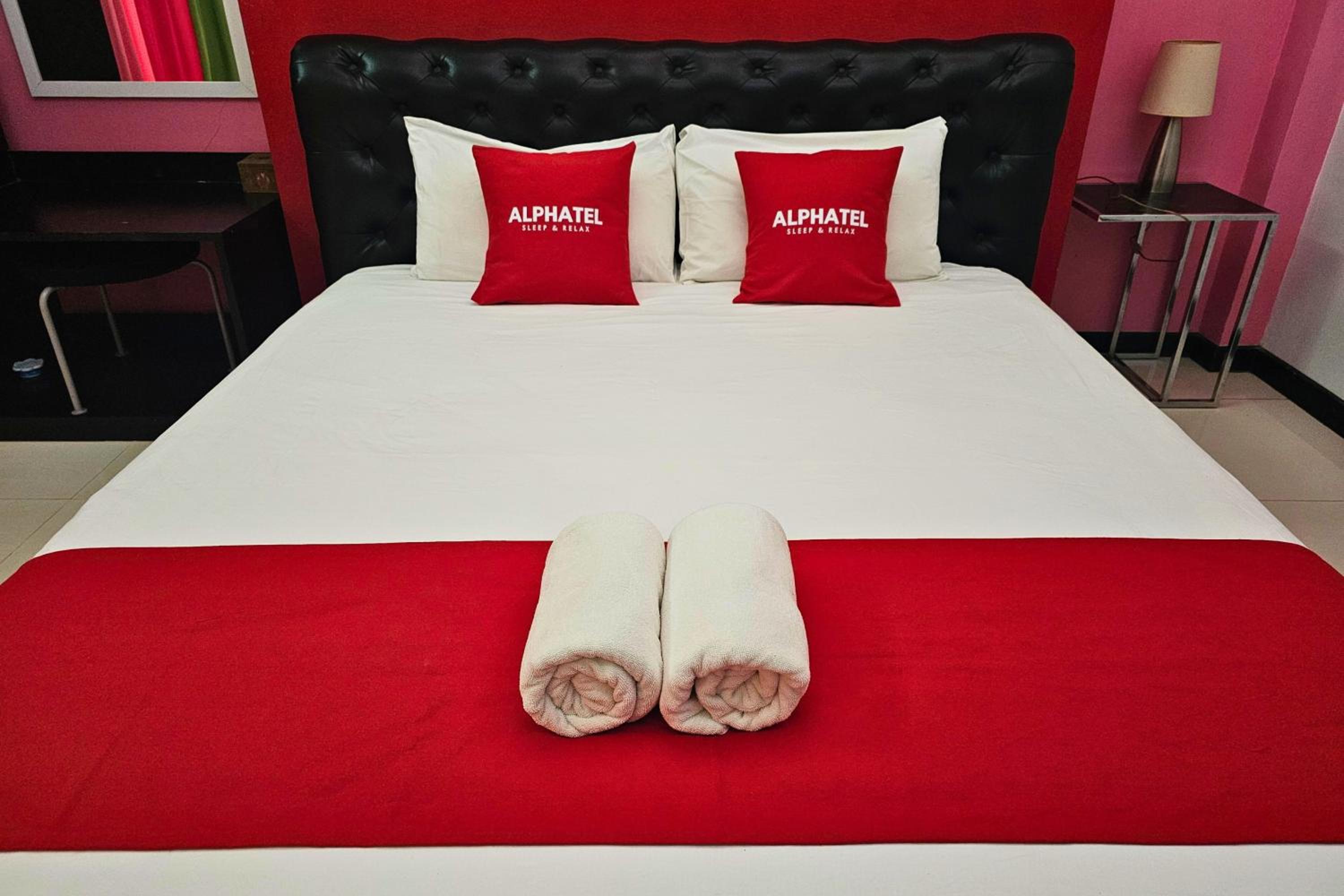 Standard Double Room - Photo 13