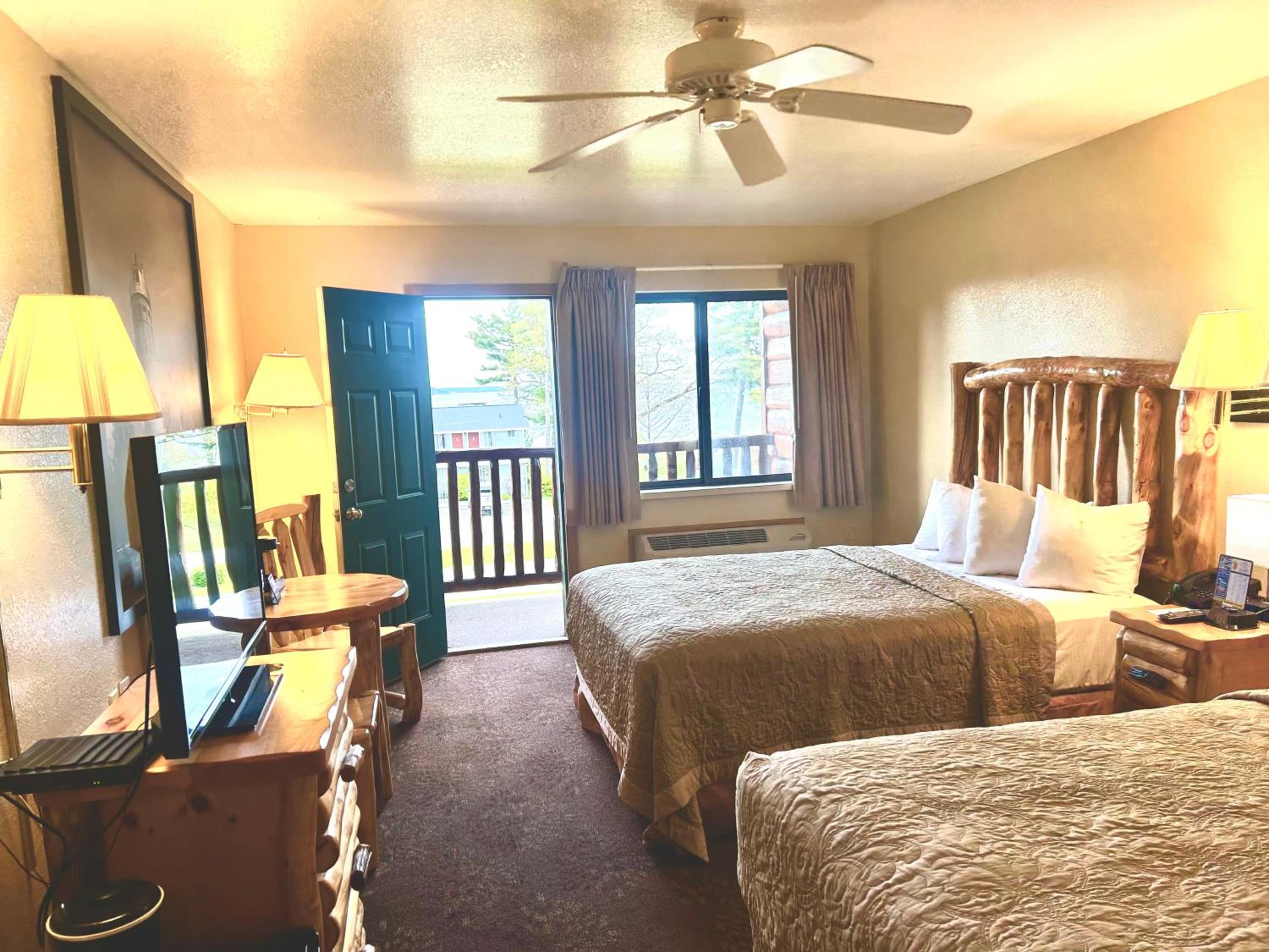 Queen Room with Two Queen Beds and Bridge View - Photo 1