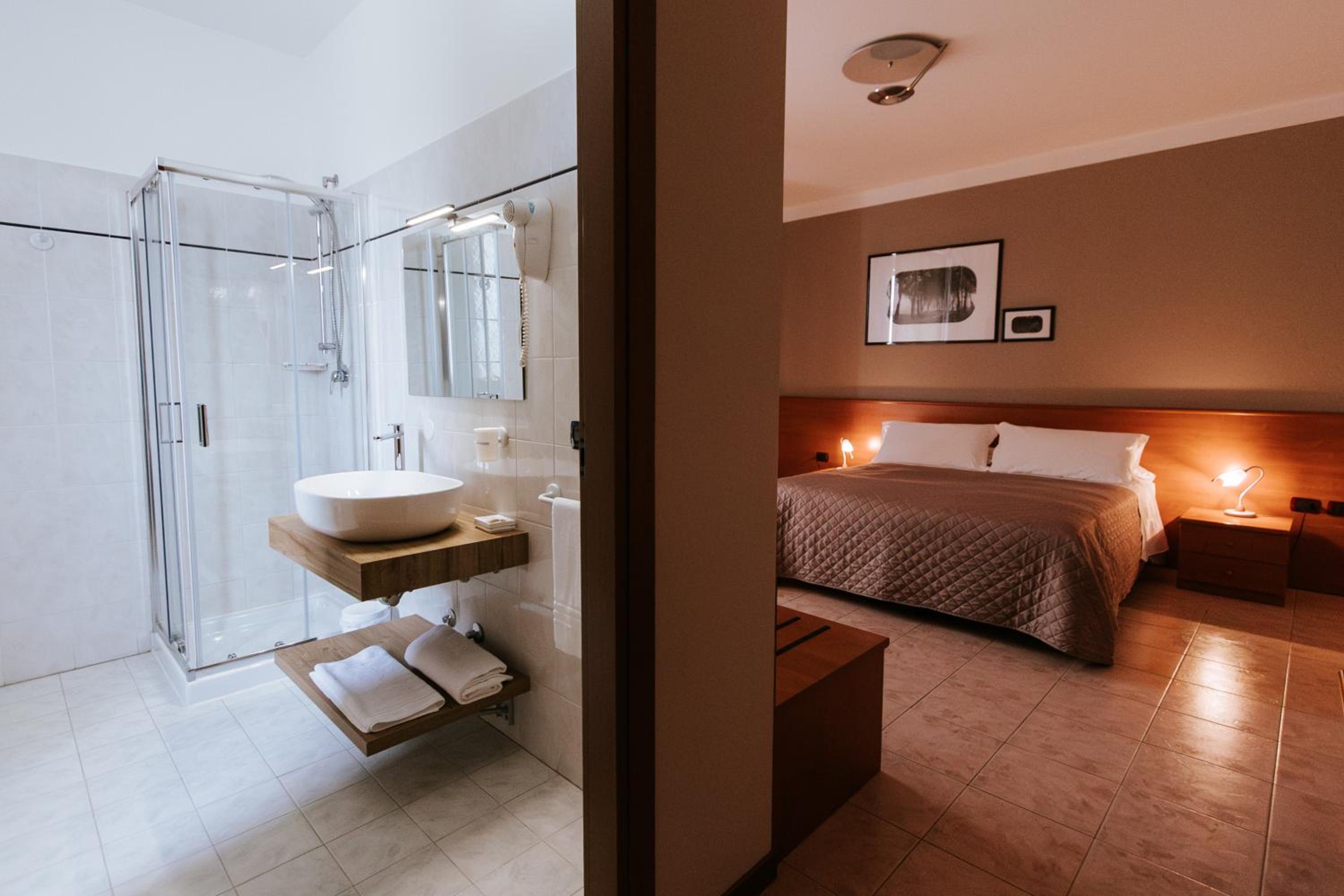 Double or Twin Room - Photo 2