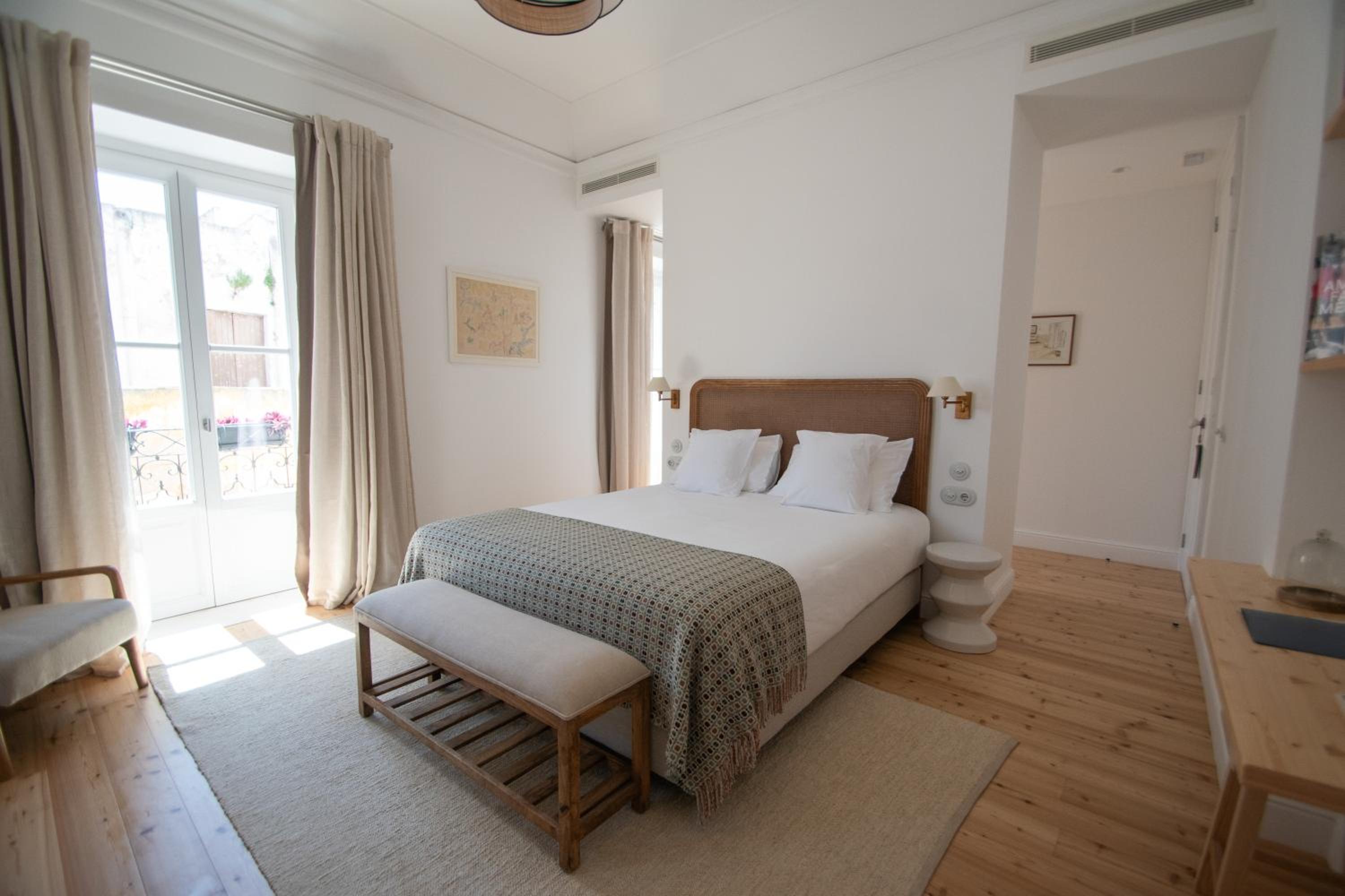 Deluxe Double Room with Shower