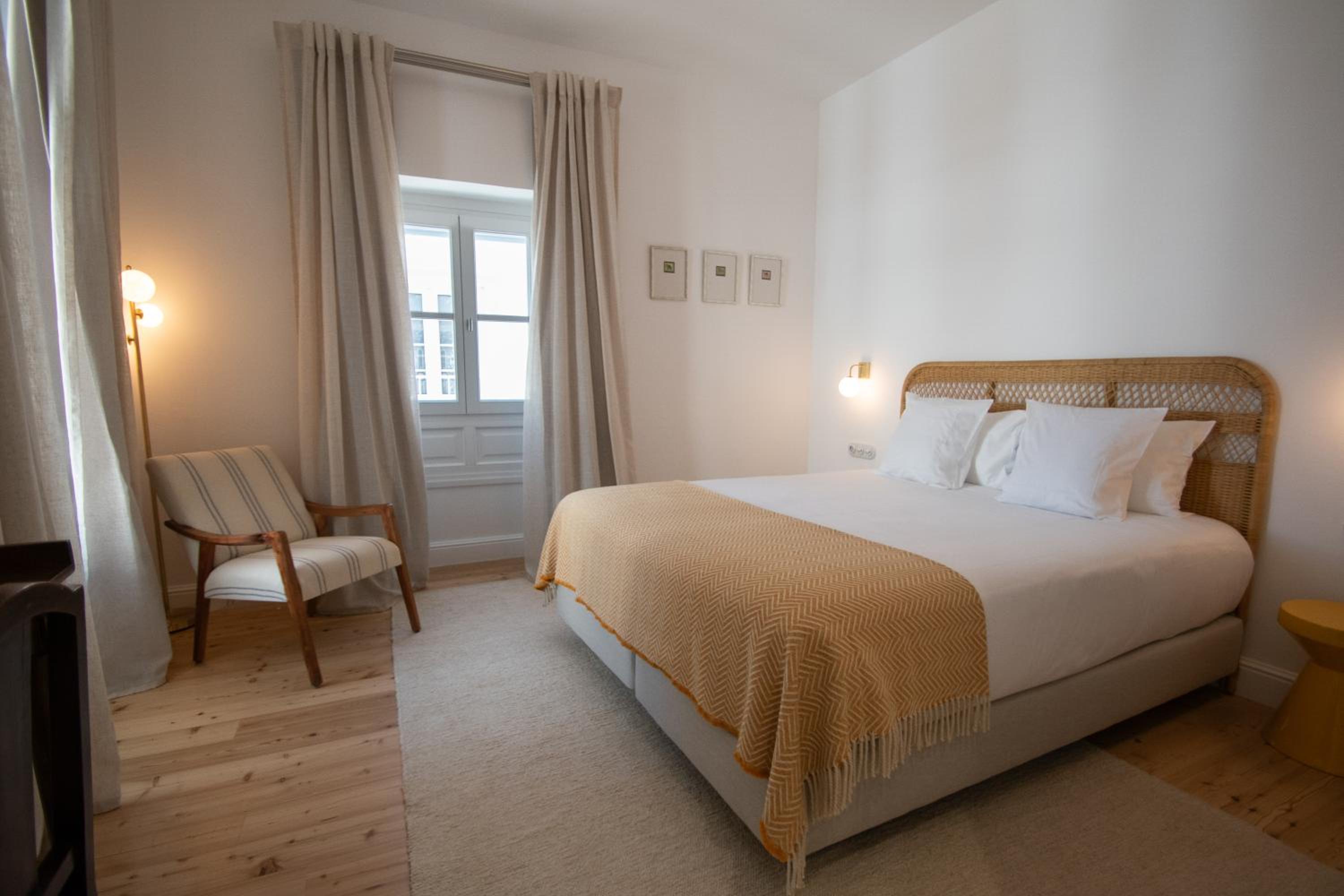 Deluxe Double or Twin Room with Balcony