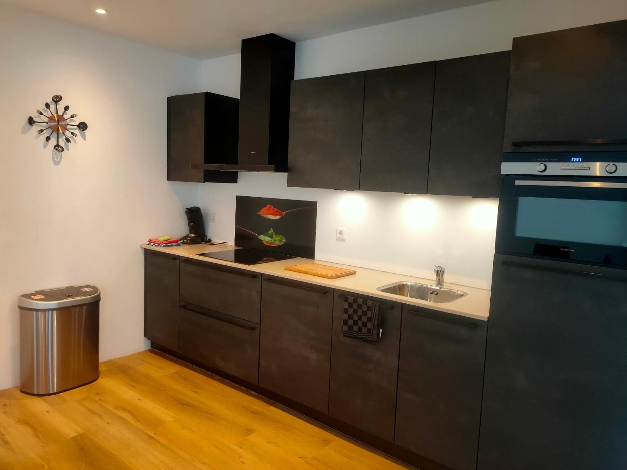 Three-Bedroom House photo 3