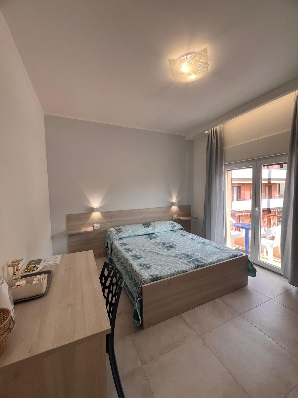 King Room with Balcony photo 1