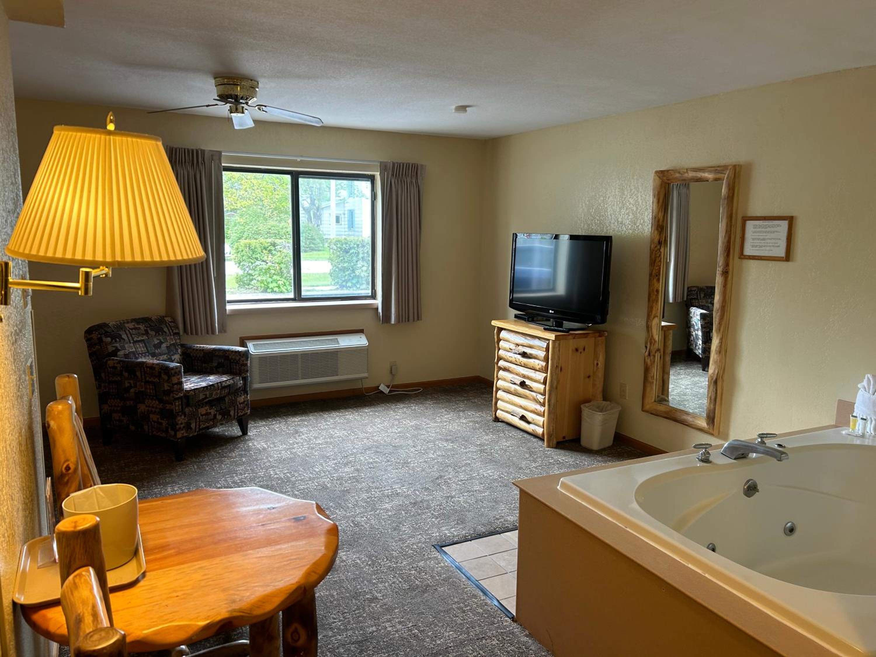 King Room with Spa Bath - Photo 6