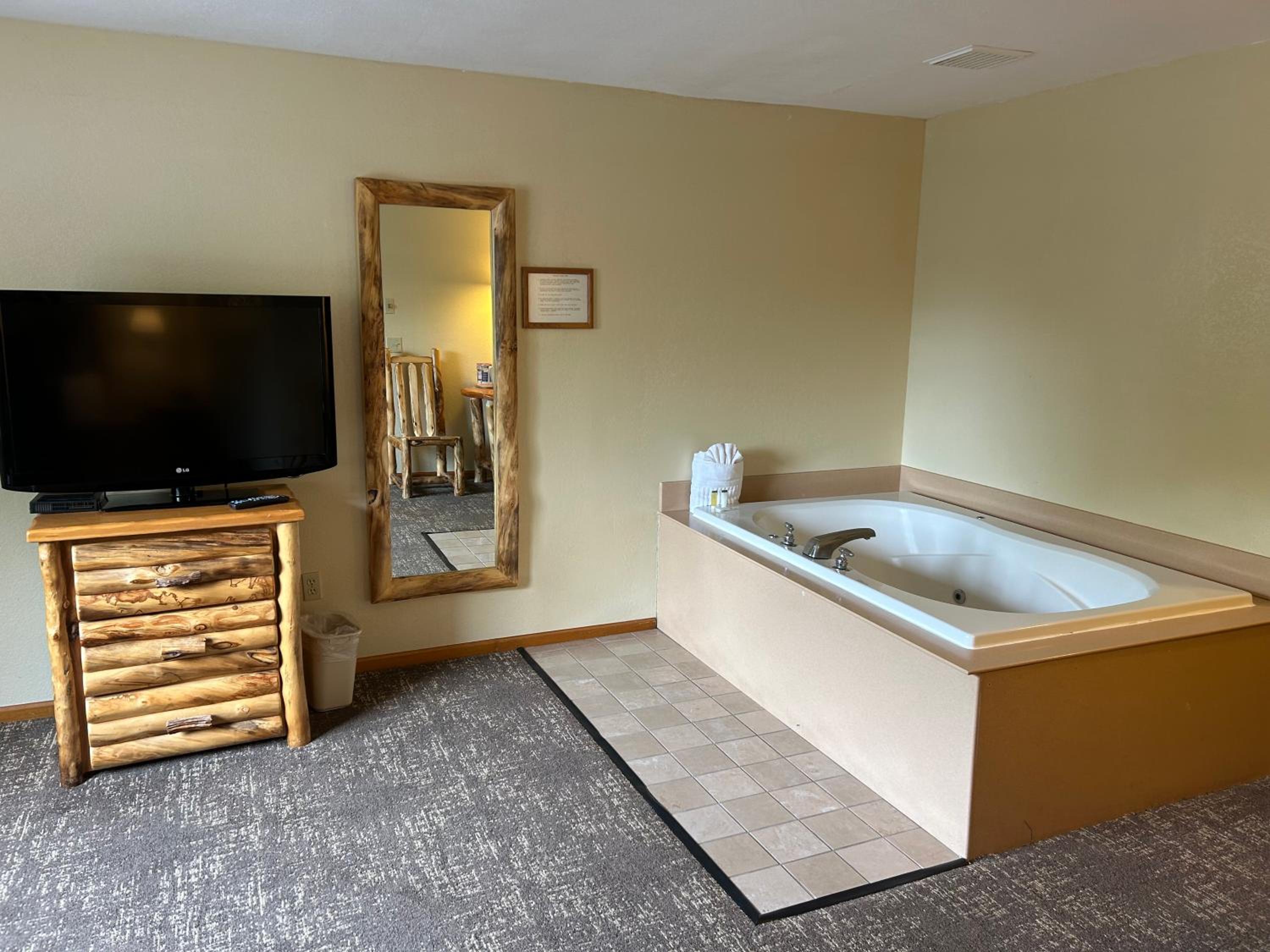 King Room with Spa Bath - Photo 2