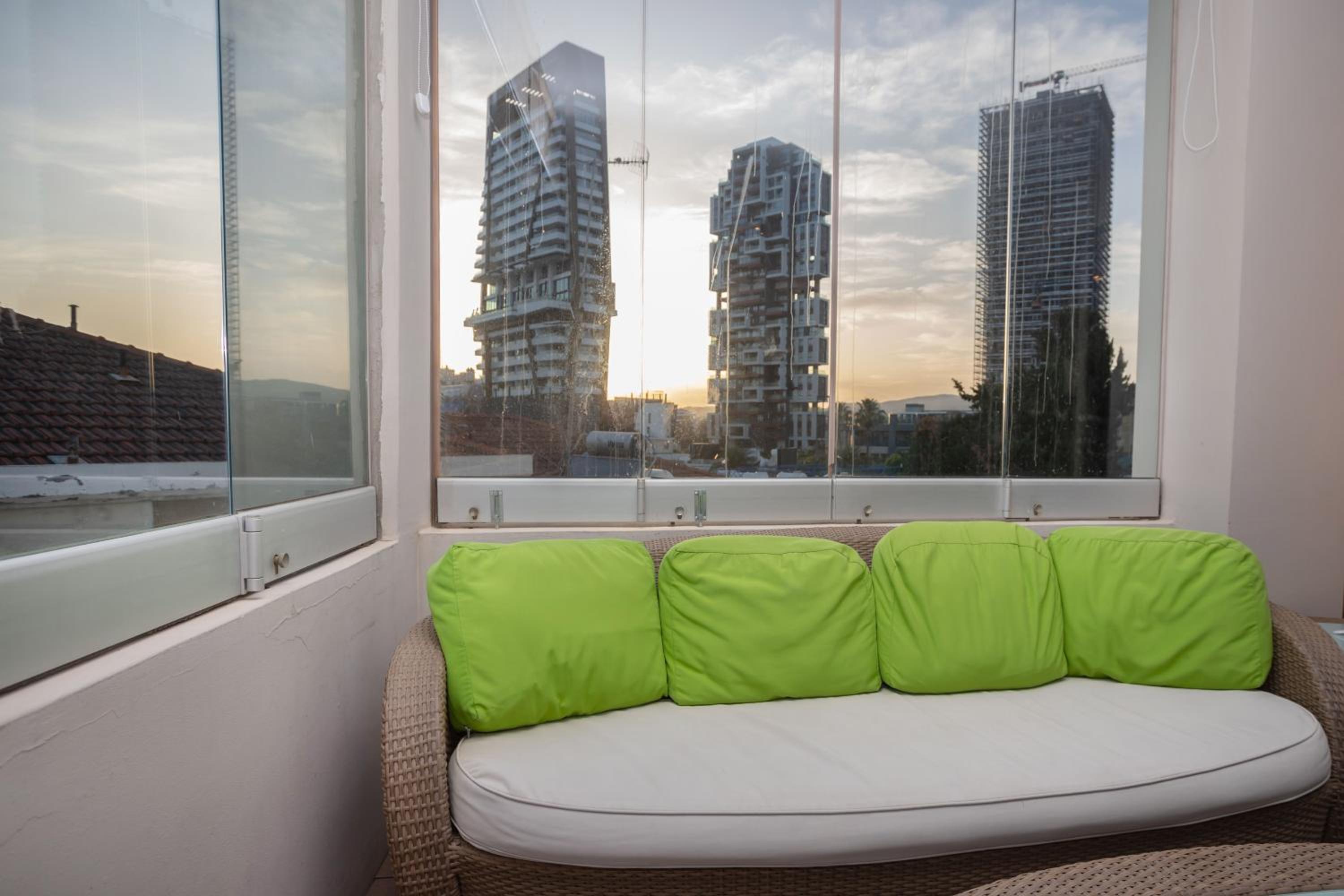 Apartment with Sea View photo 2