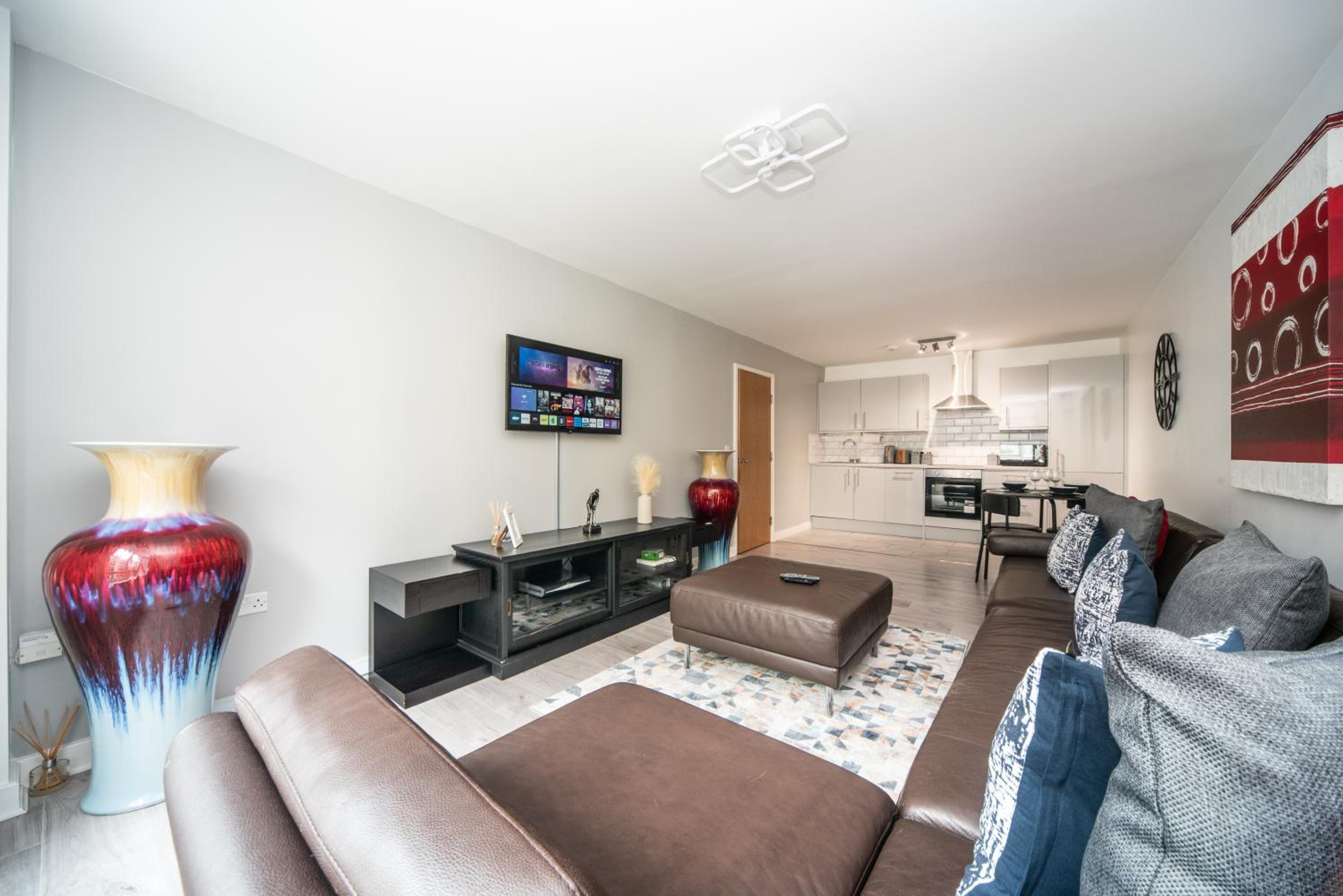 Three-Bedroom Apartment photo 1