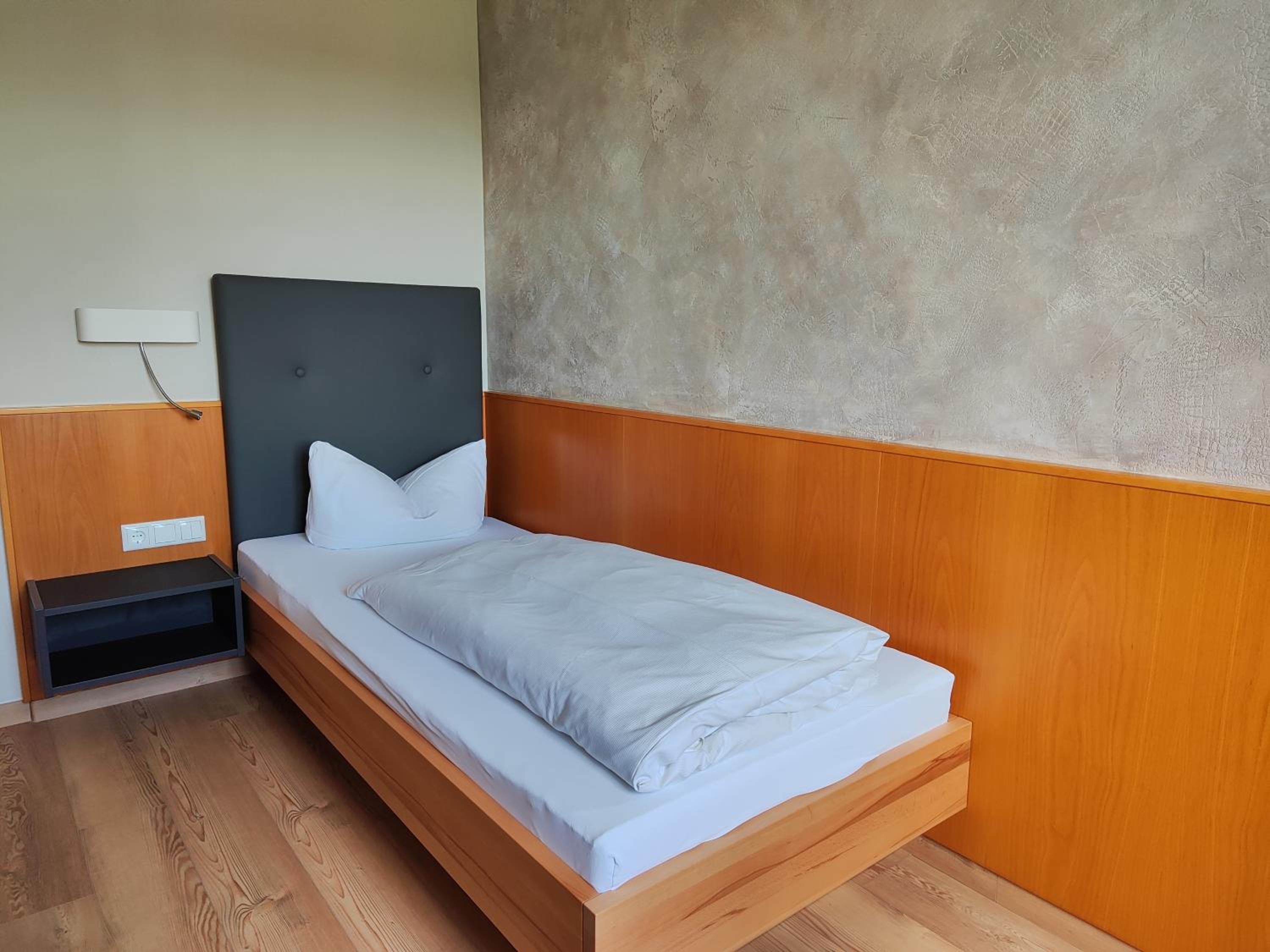 Single Room photo 2