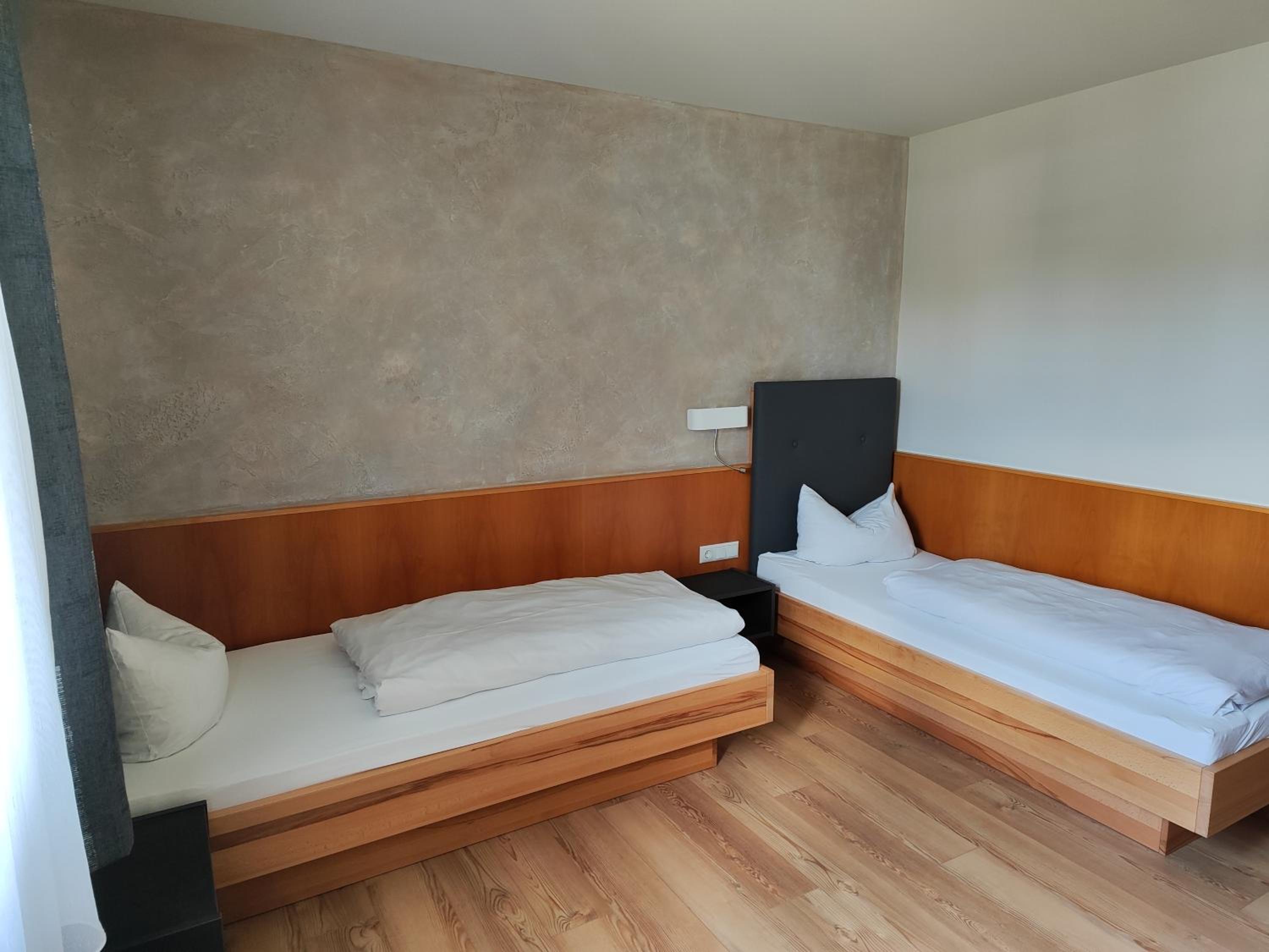 Double or Twin Room - Photo 4