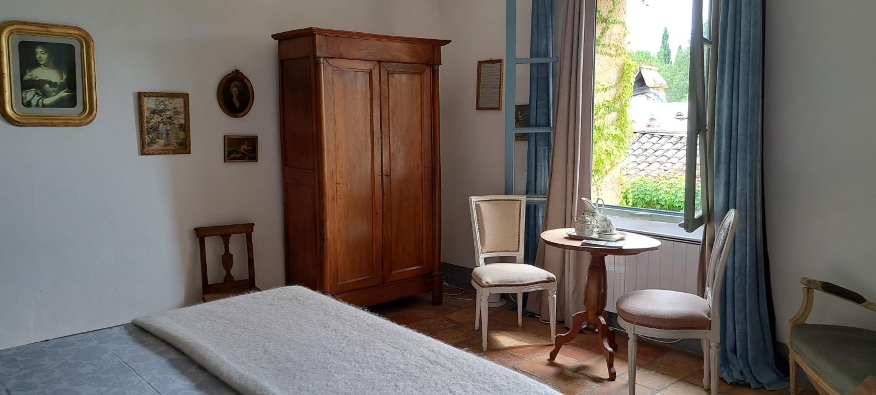Queen Room with Garden View - Photo 4