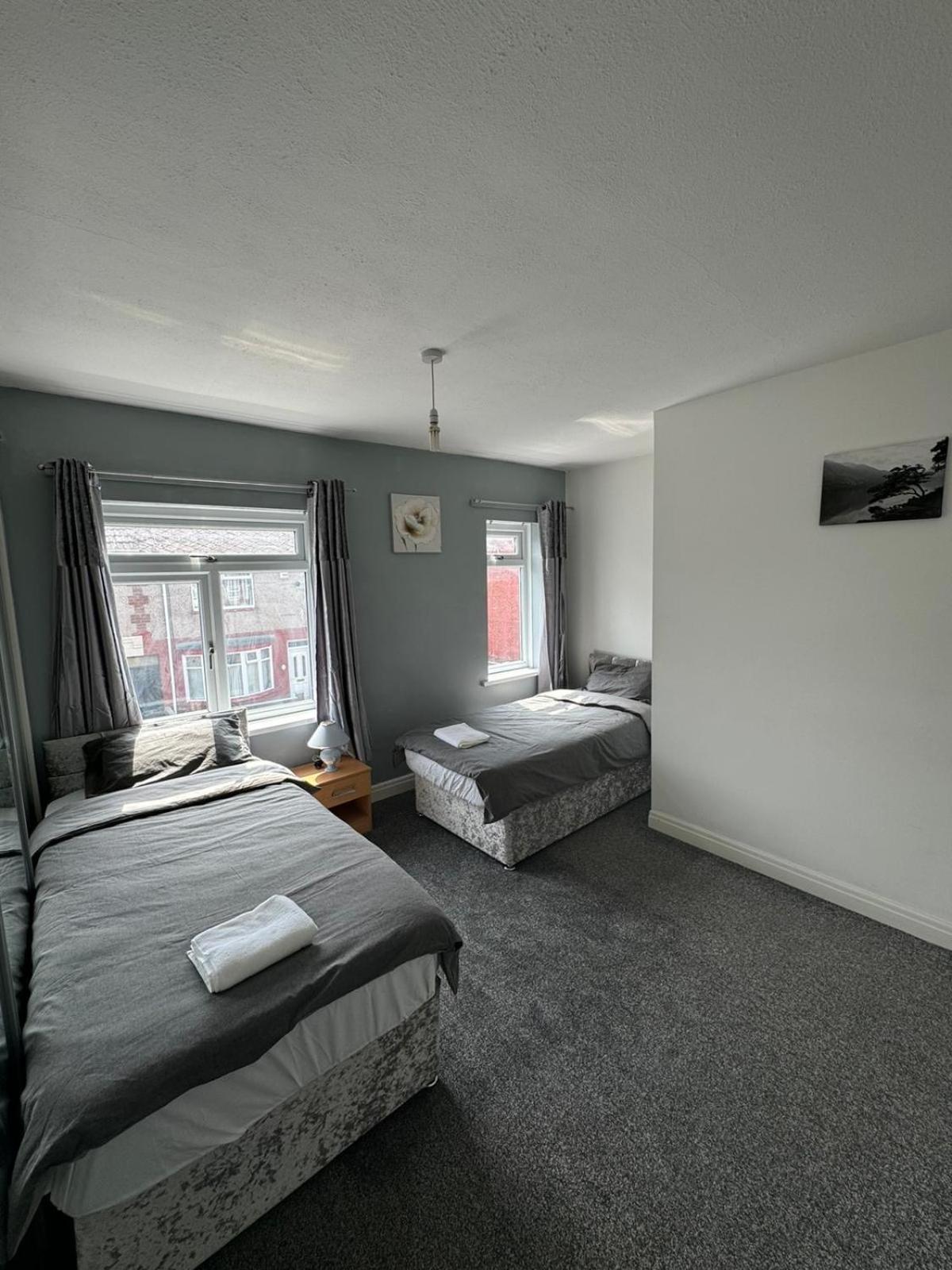 Two-Bedroom Apartment photo 2