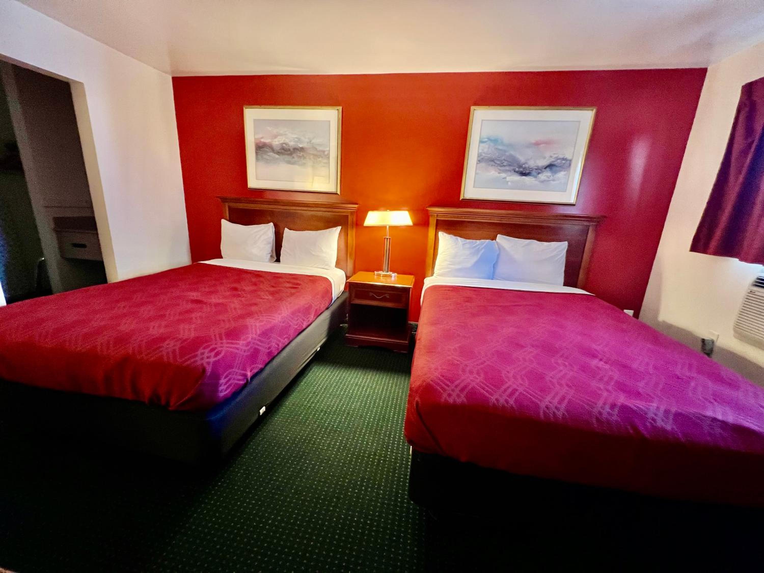Double Room with Two Double Beds - Photo 3
