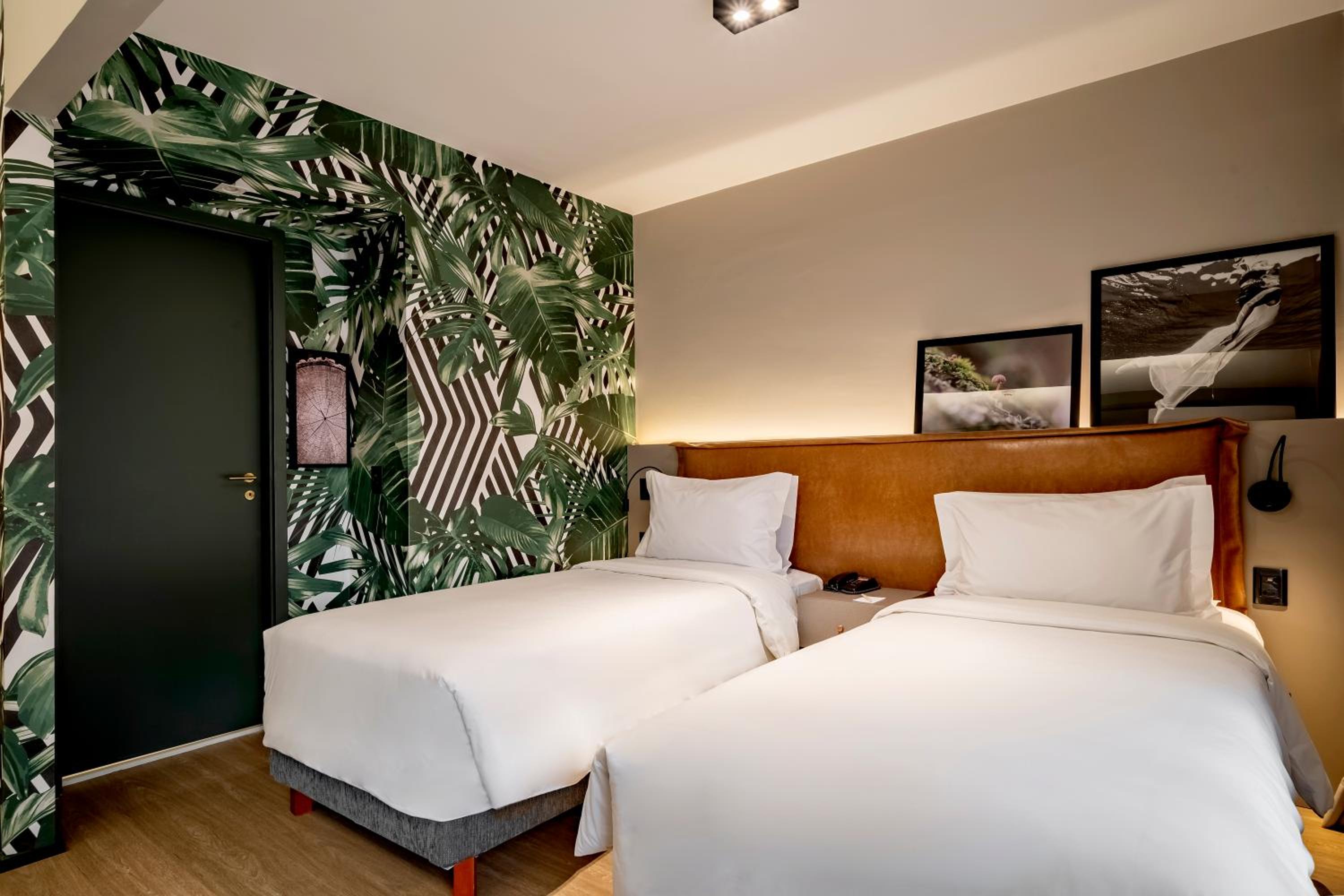 Deluxe Twin Room with Balcony - Photo 1
