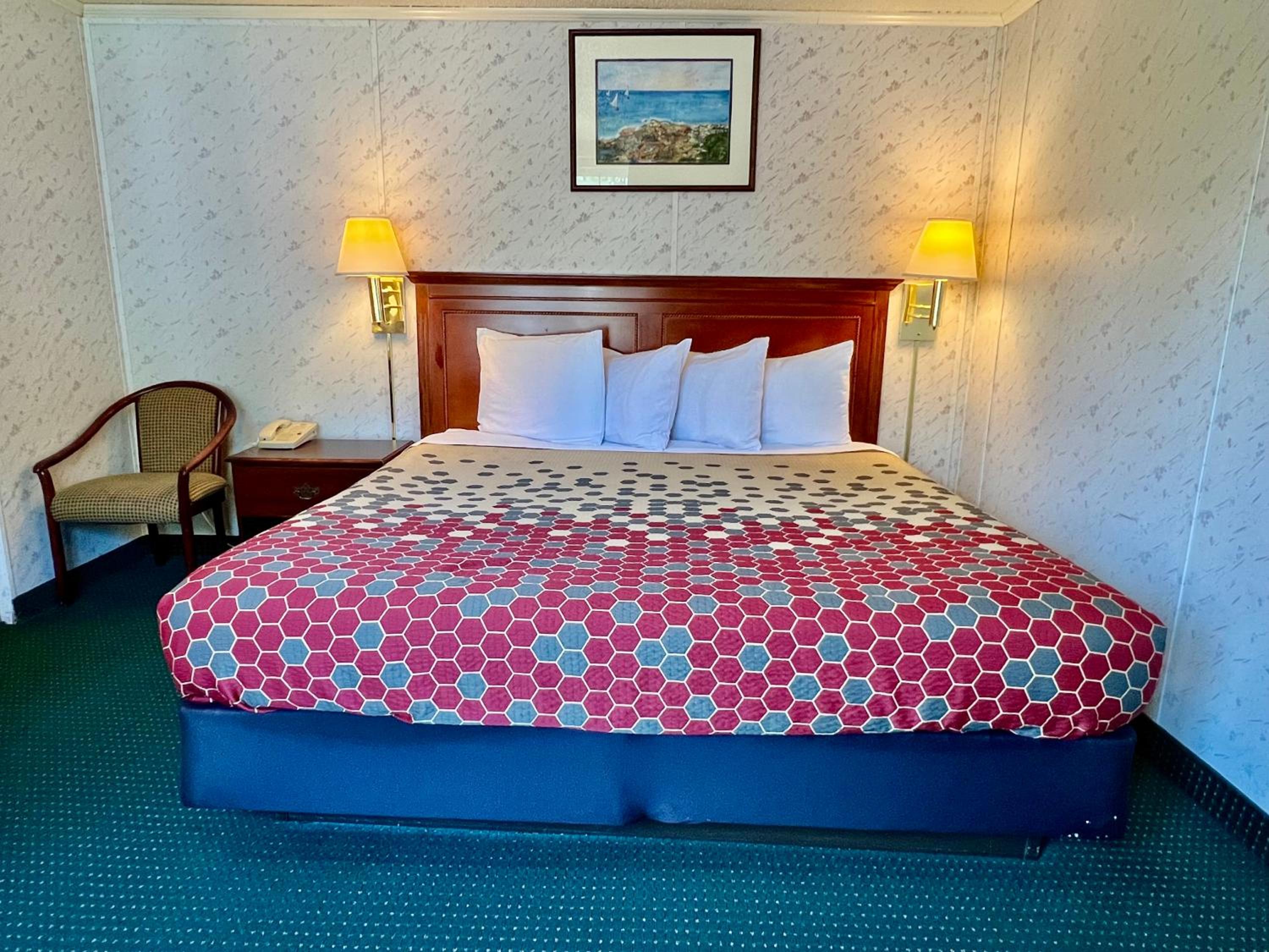 King Suite with Kitchenette - Photo 4