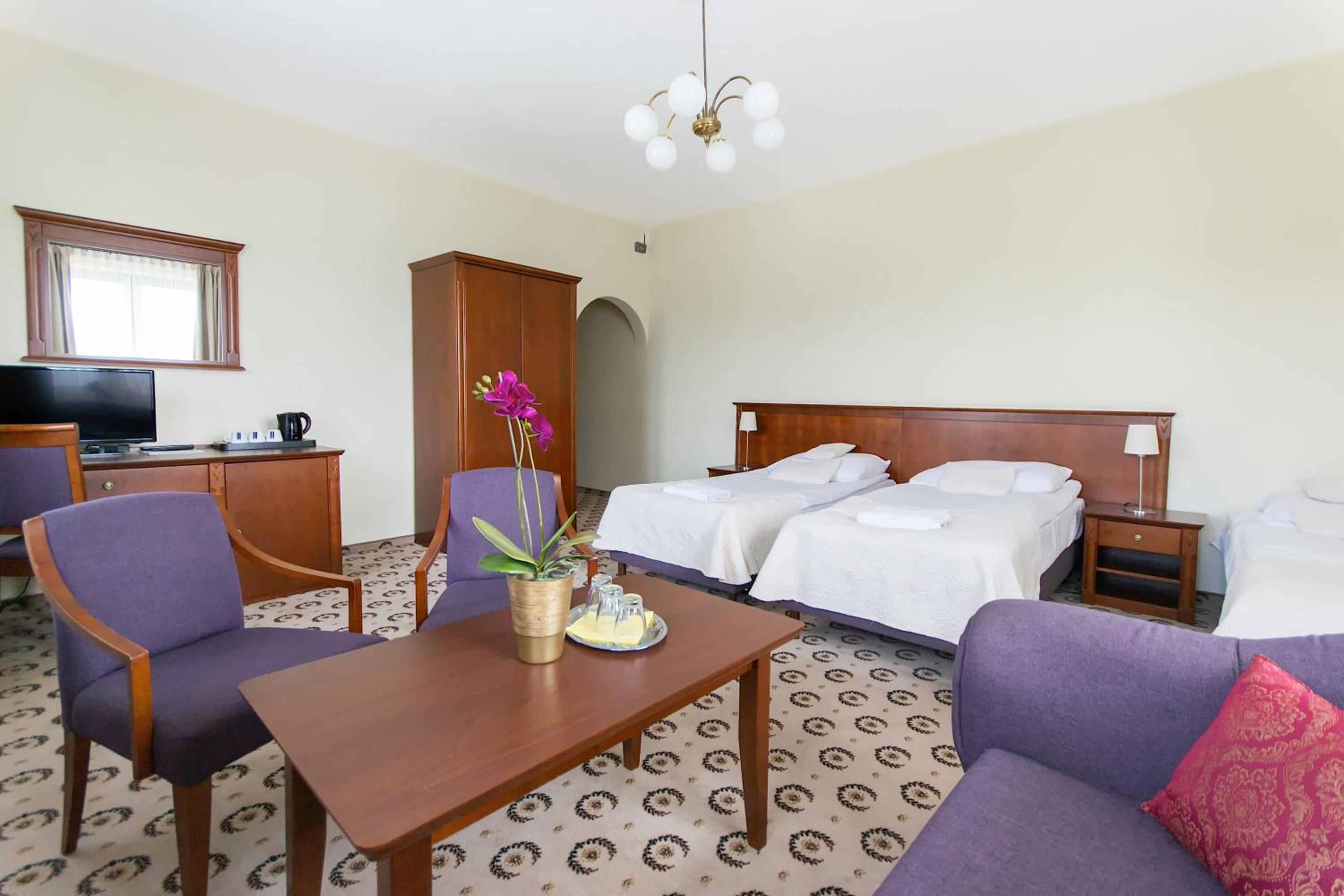 Double or Twin Room - Photo 13