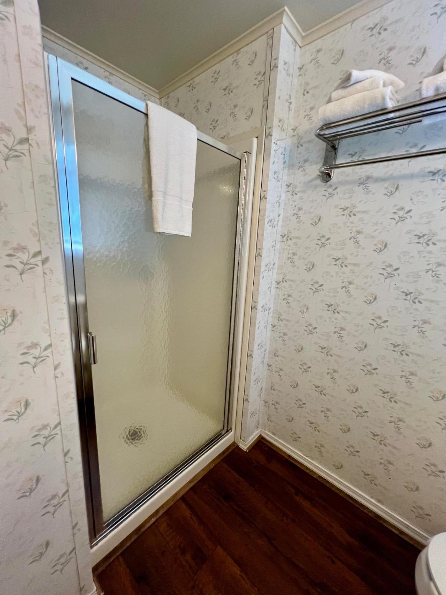 Queen Room with Two Queen Beds and Kitchenette - Photo 2