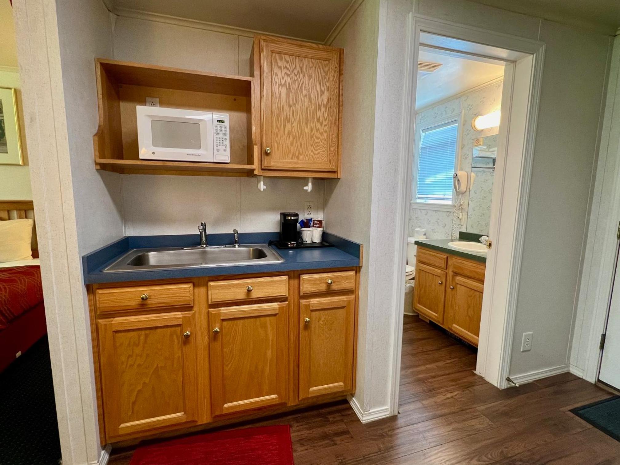Queen Room with Two Queen Beds and Kitchenette - Photo 6