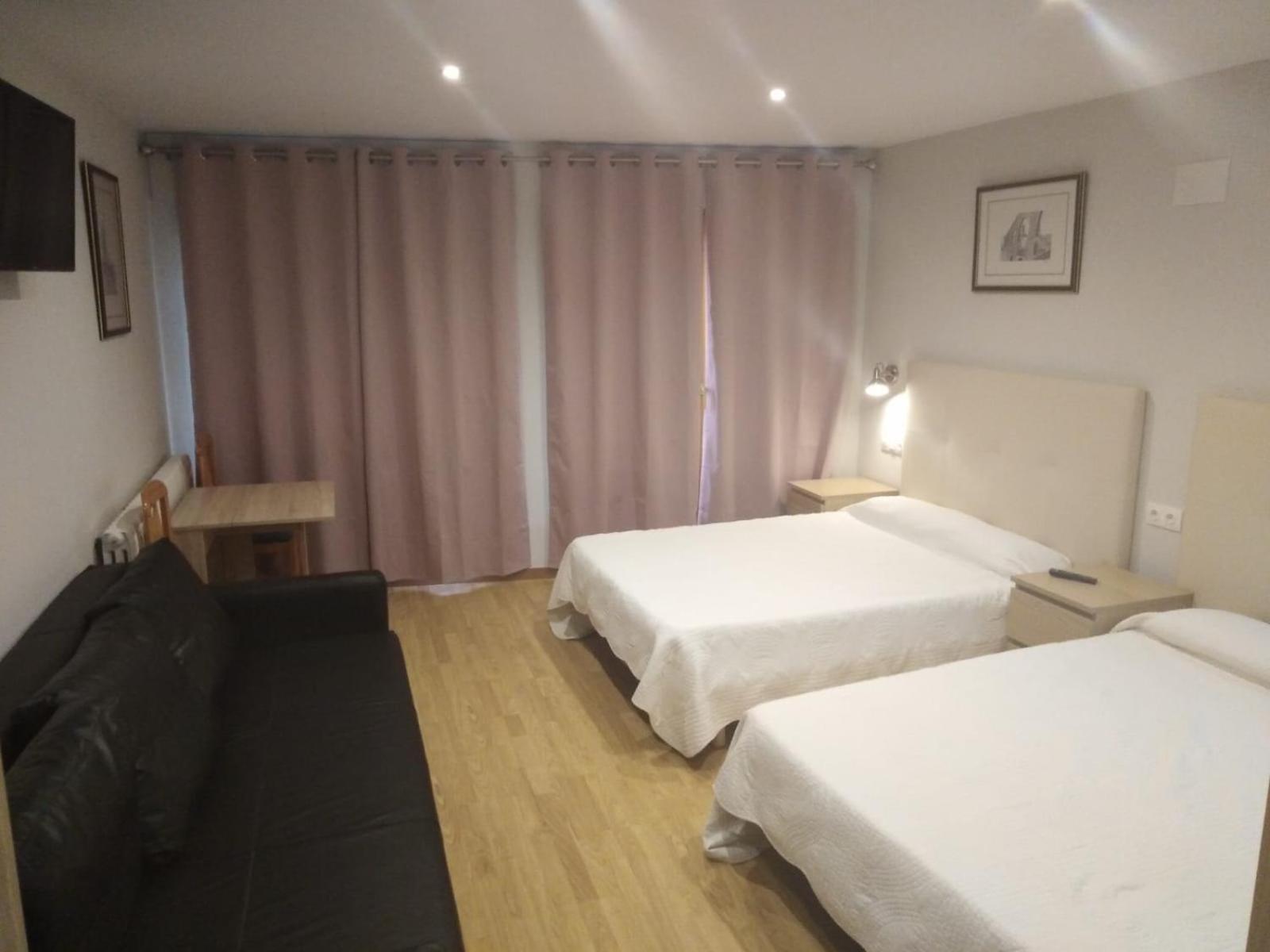 Habitación familiar con balcón