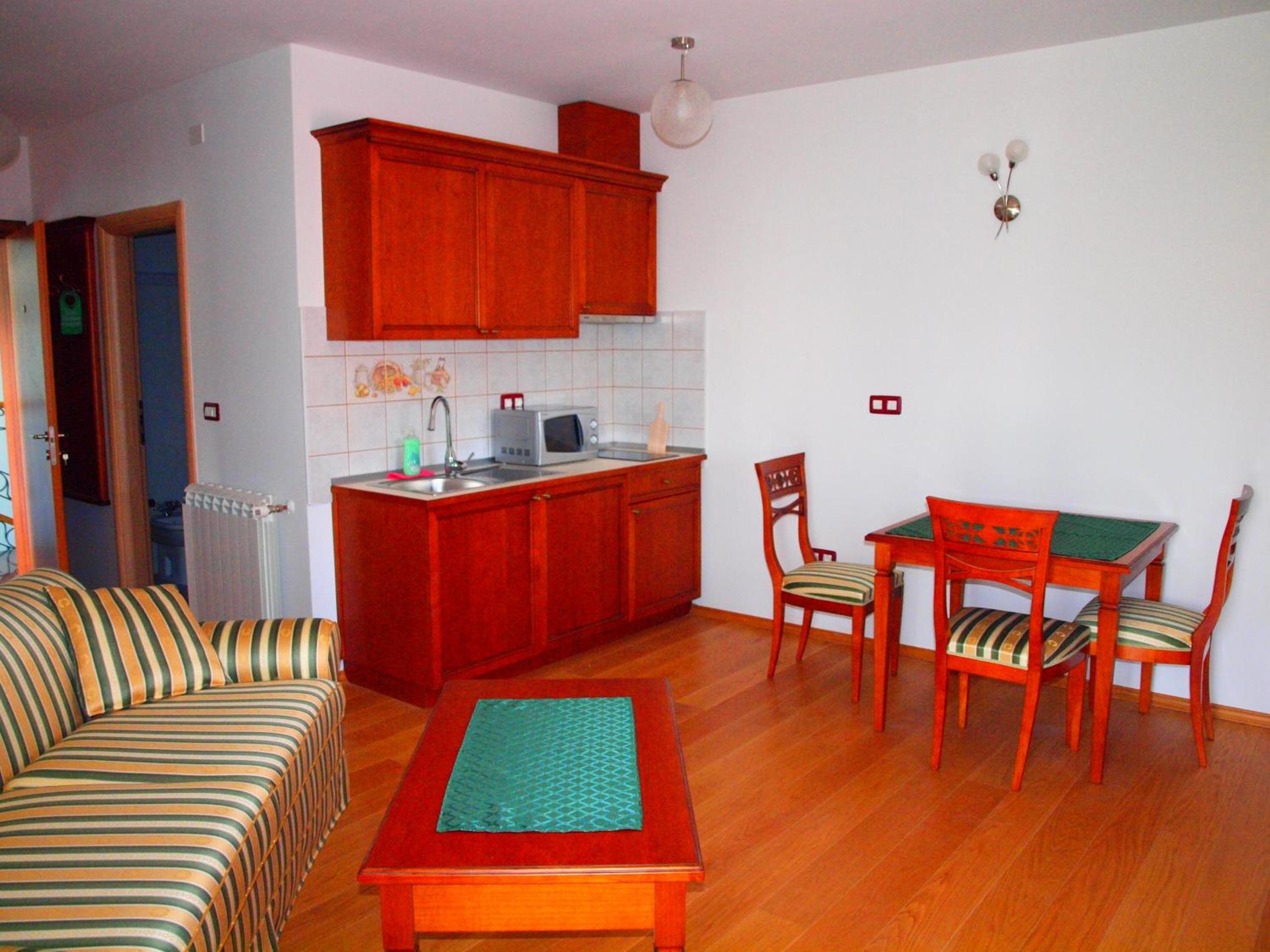 Two-Bedroom Apartment with Balcony photo 2