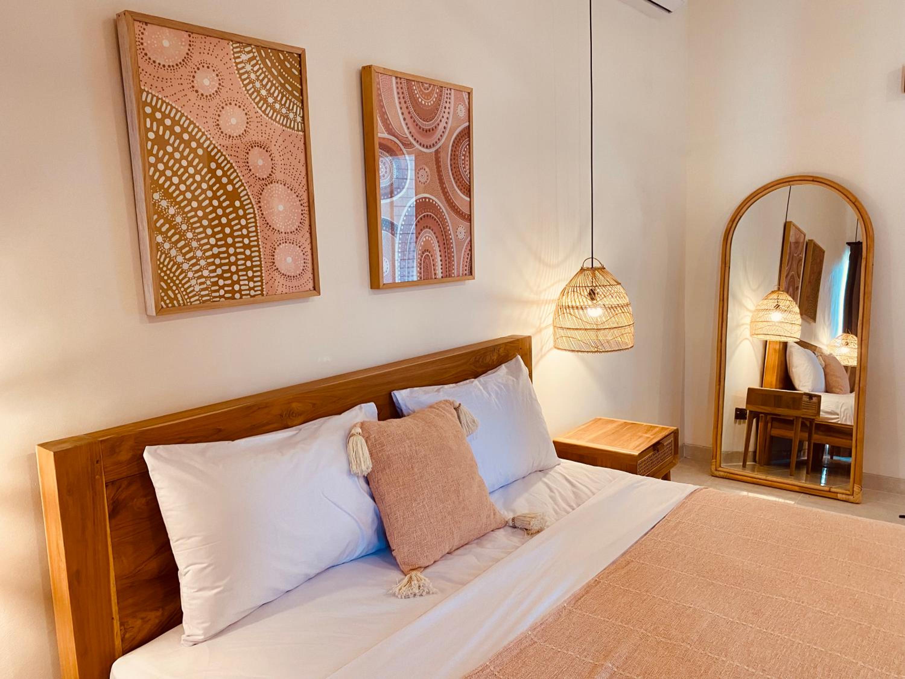Deluxe King Suite - Photo 5