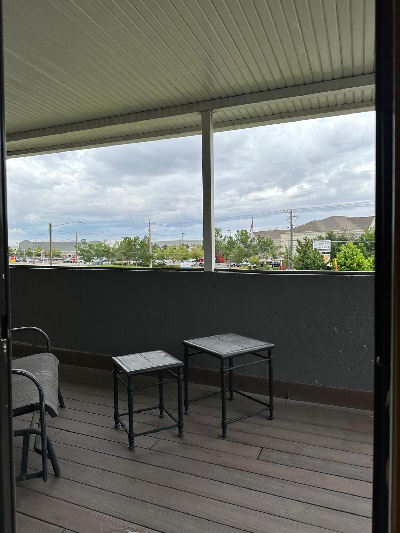 Premium King Room with Balcony - Non-Smoking - Photo 7