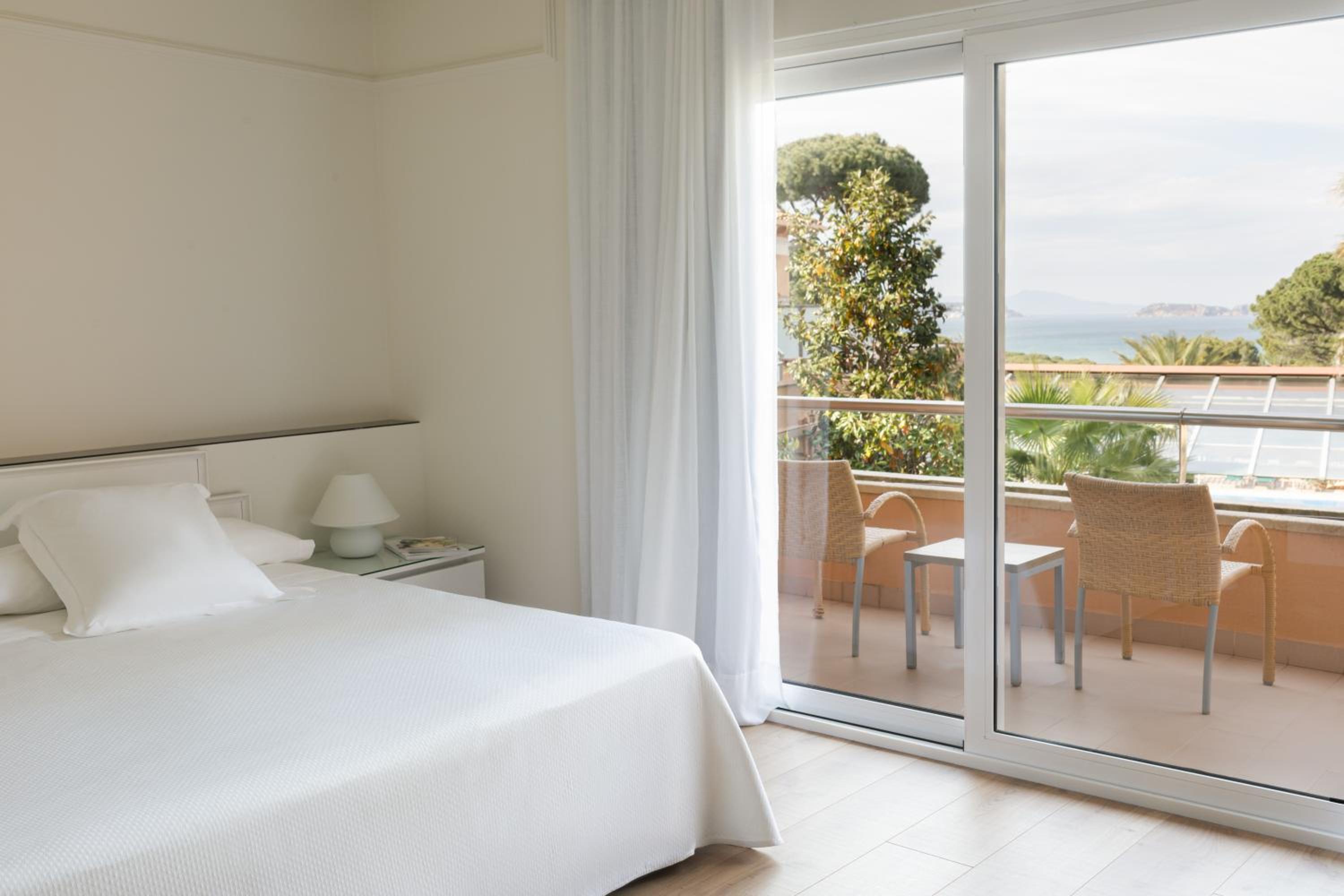 Double Room with Balcony and Sea View photo 2