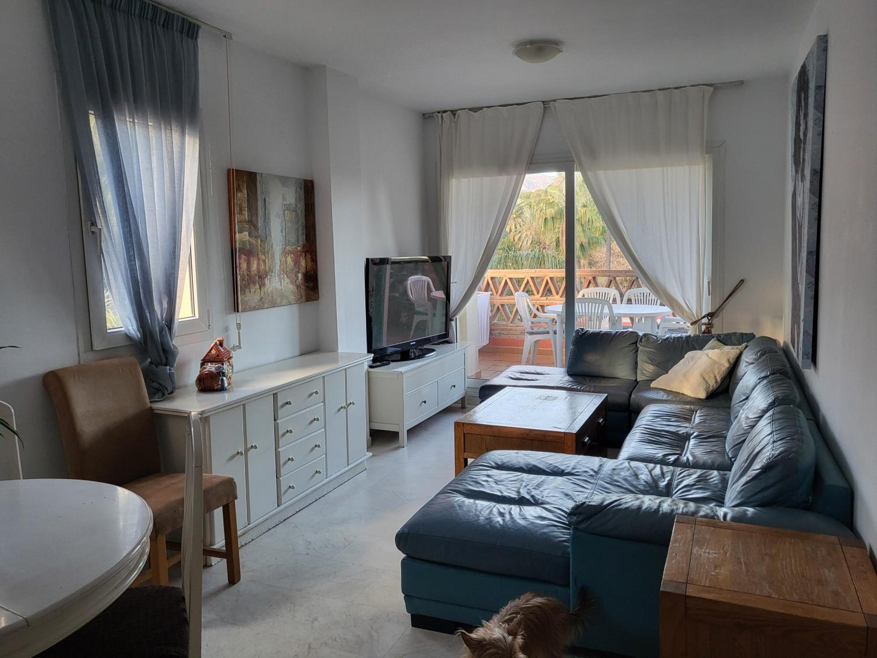 Apartamento de Dos Habitaciones con Terraza