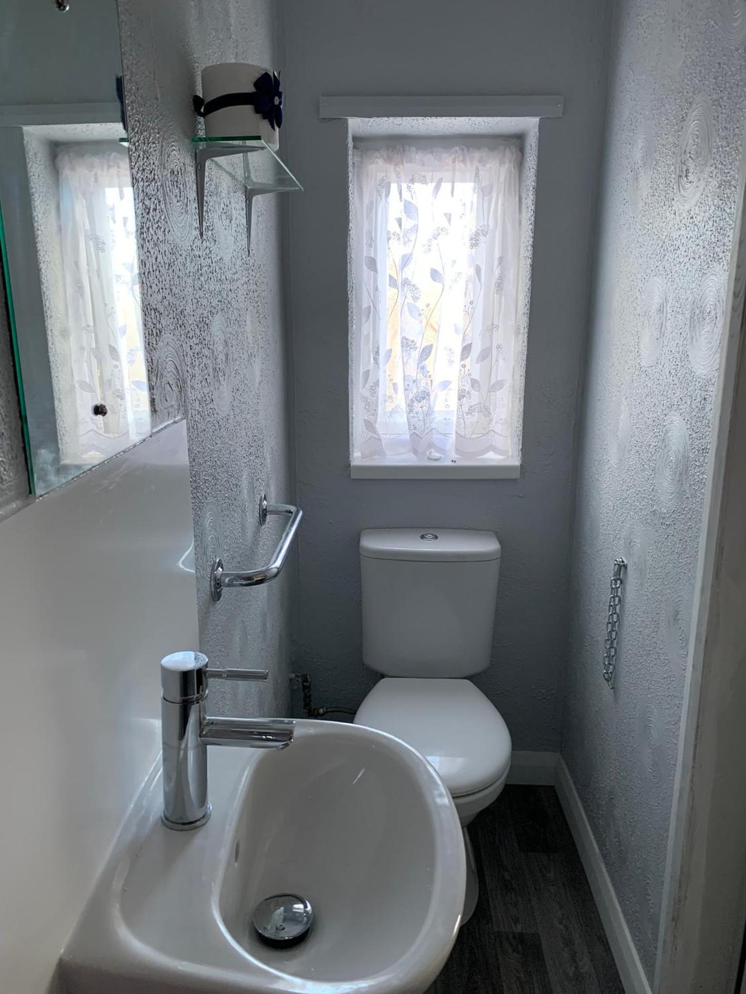 Standard Double Room - Photo 7