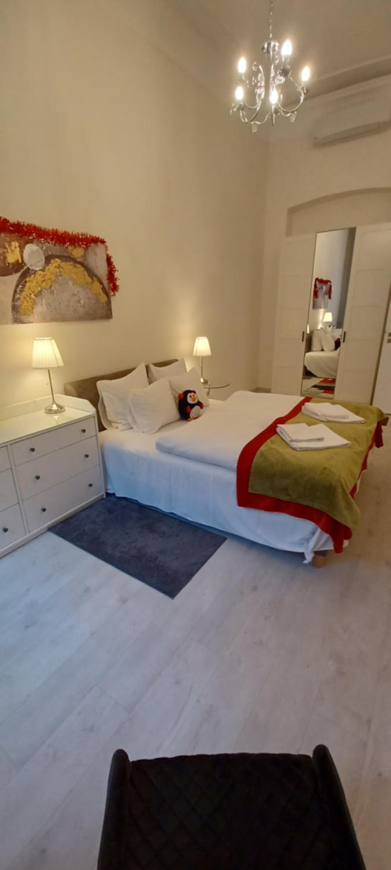 Two-Bedroom Apartment - Photo 31