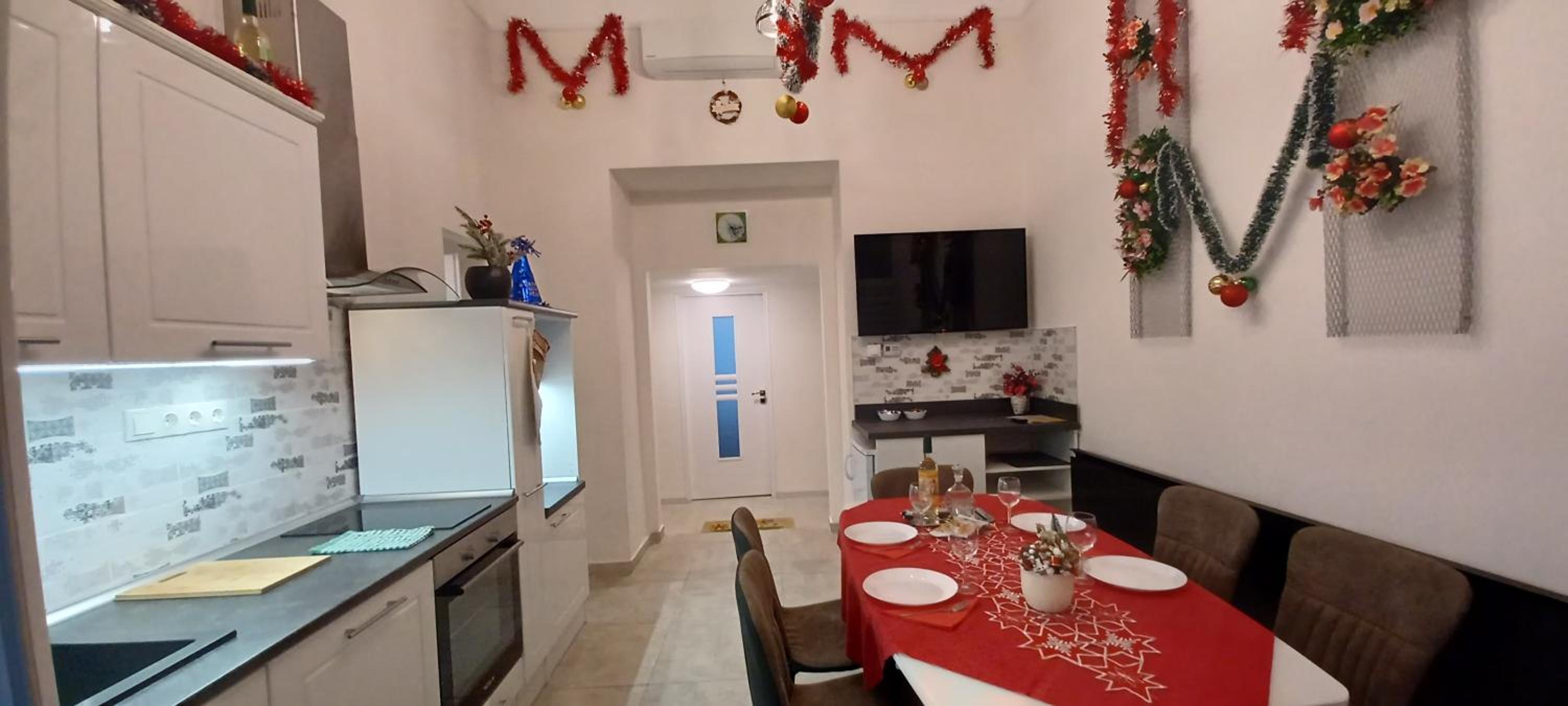 Two-Bedroom Apartment - Photo 11
