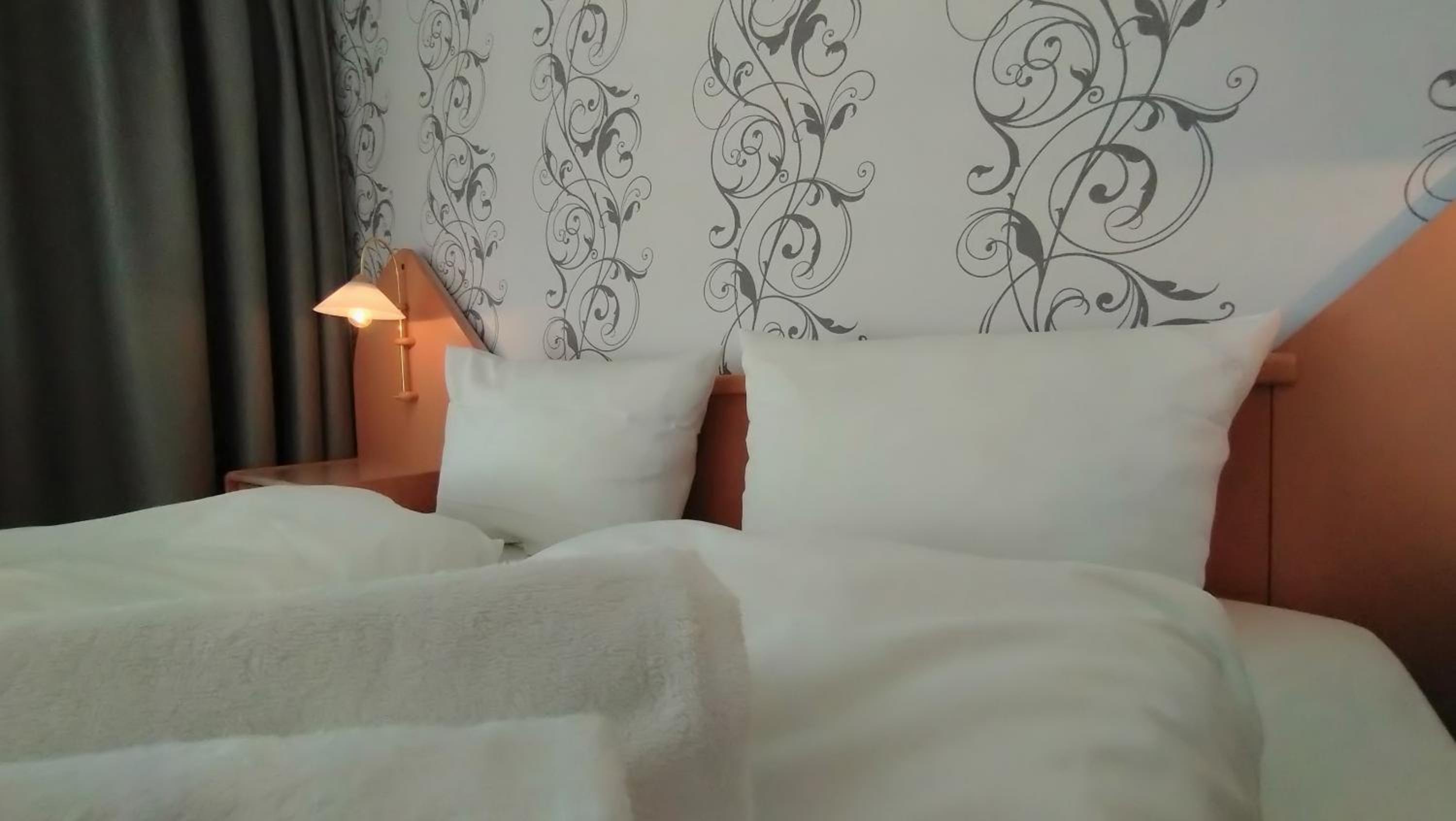Economy Double Room photo 3