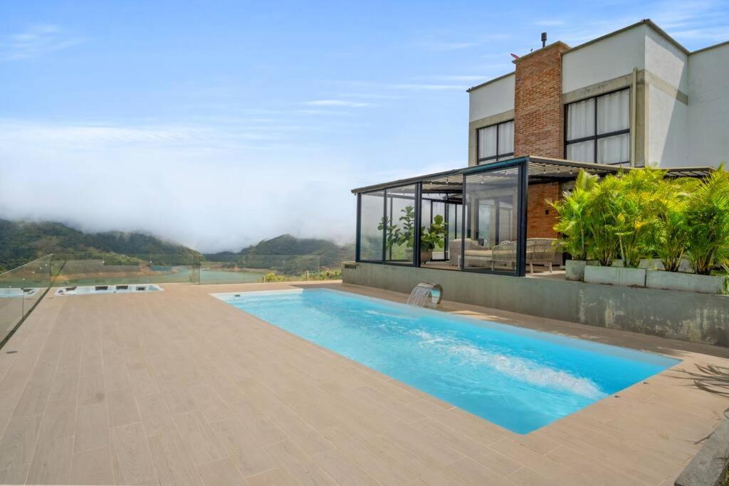 Villa photo 2