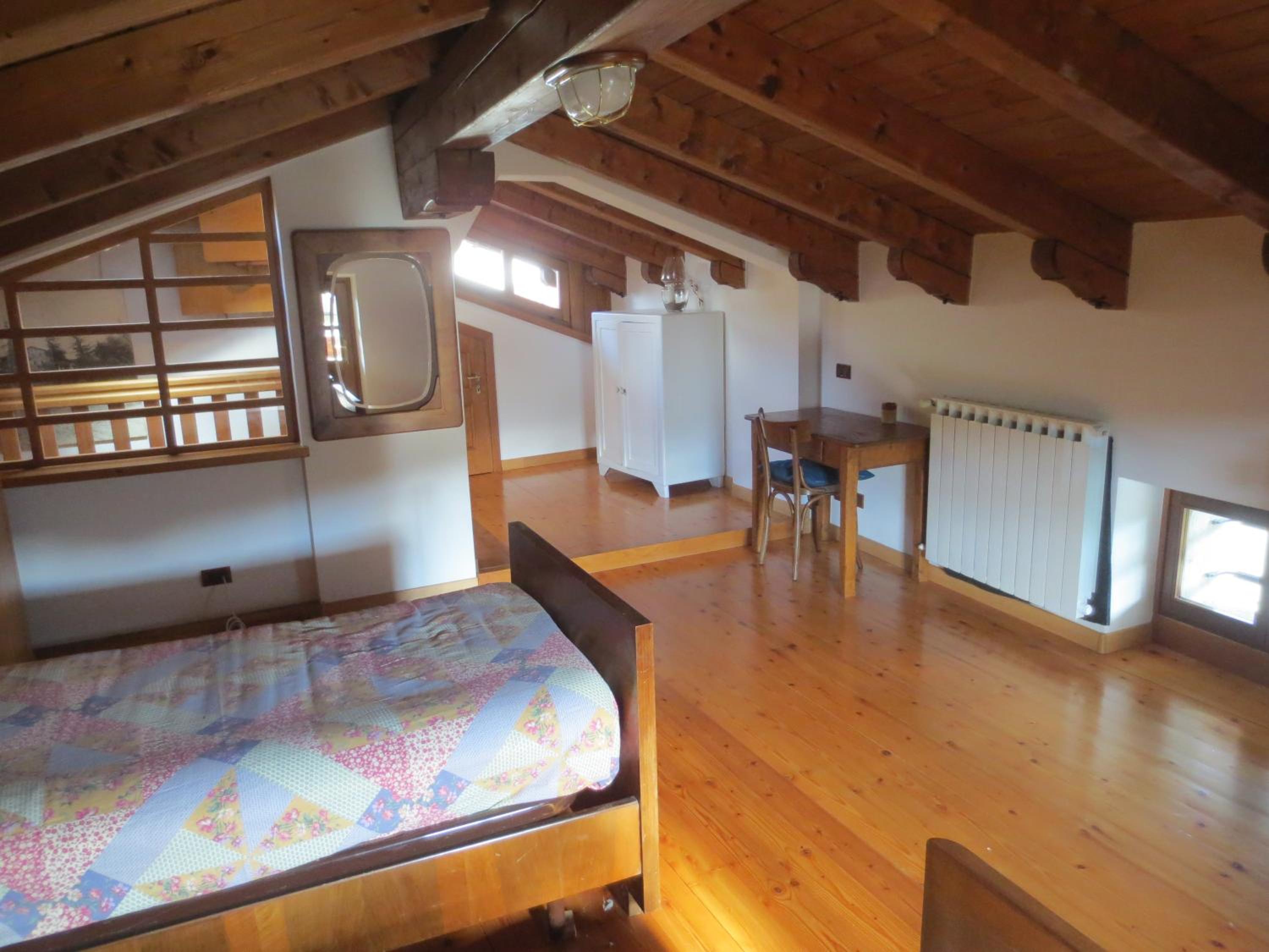 Three-Bedroom House photo 2