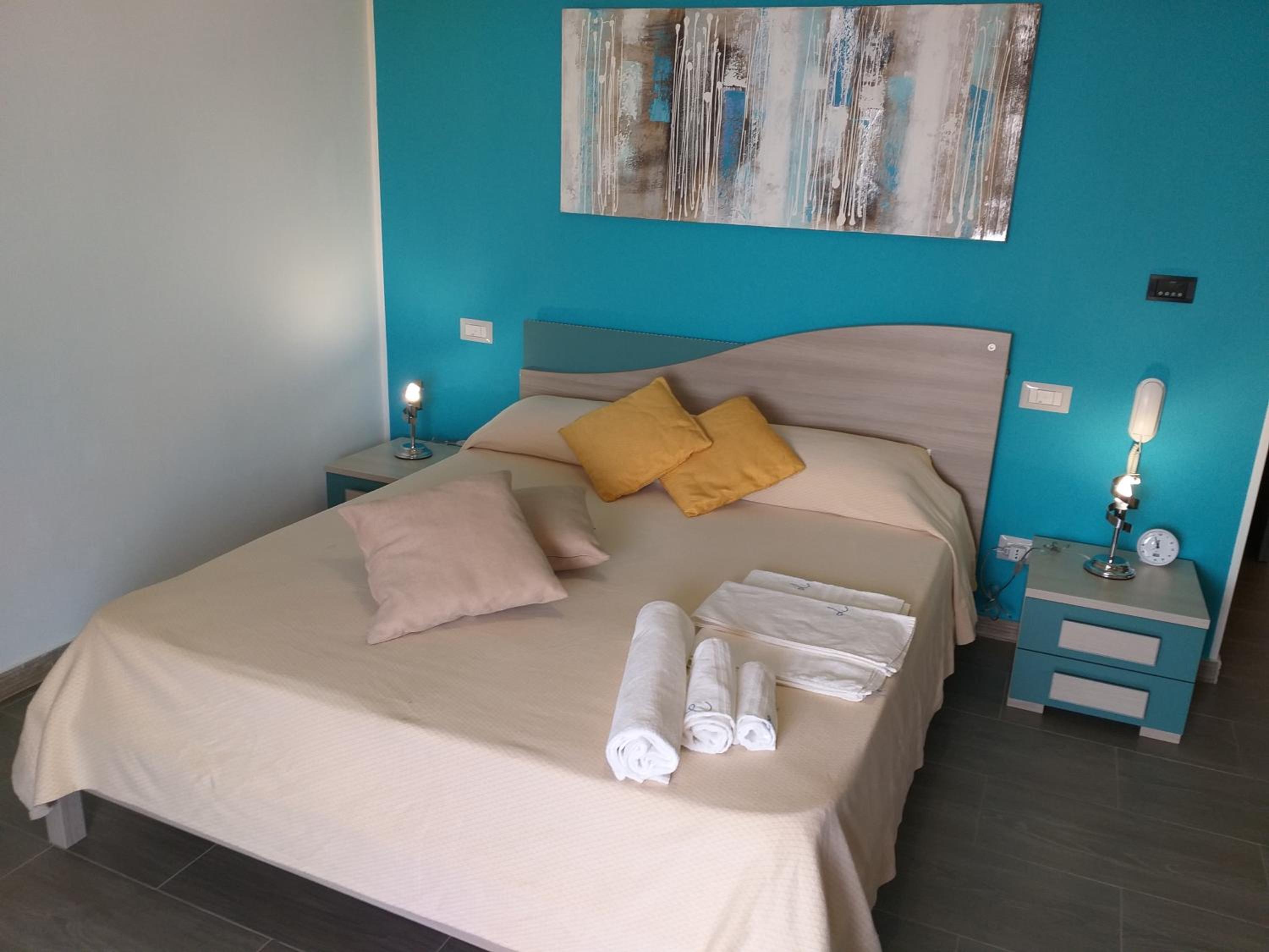 Two-Bedroom House - Photo 1