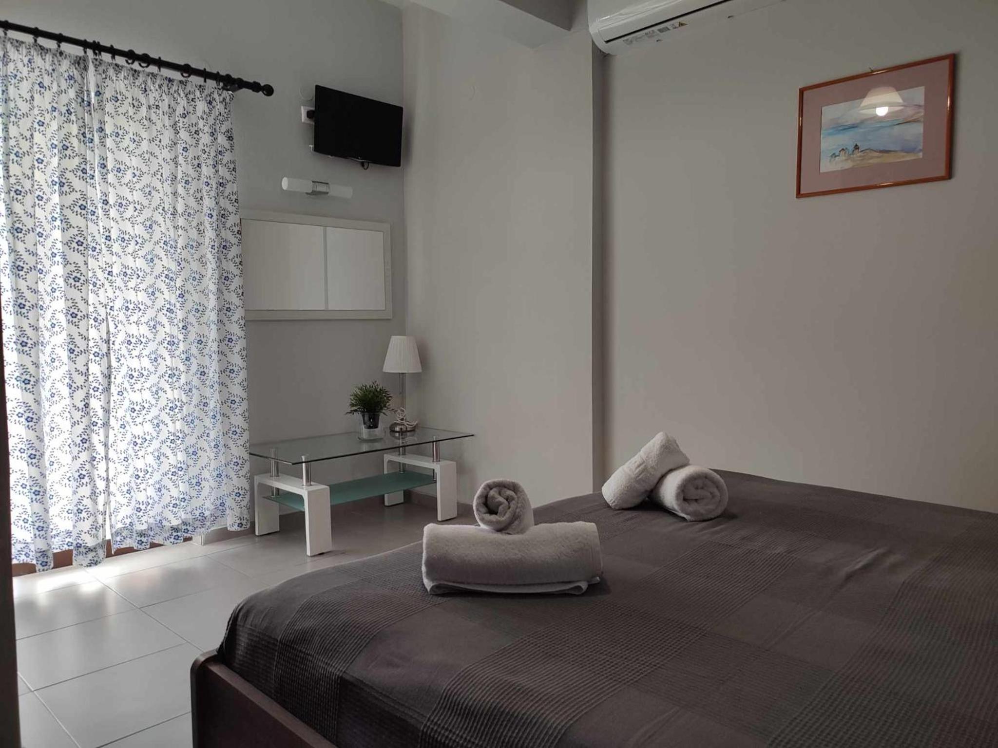 Large Double or Twin Room photo 1