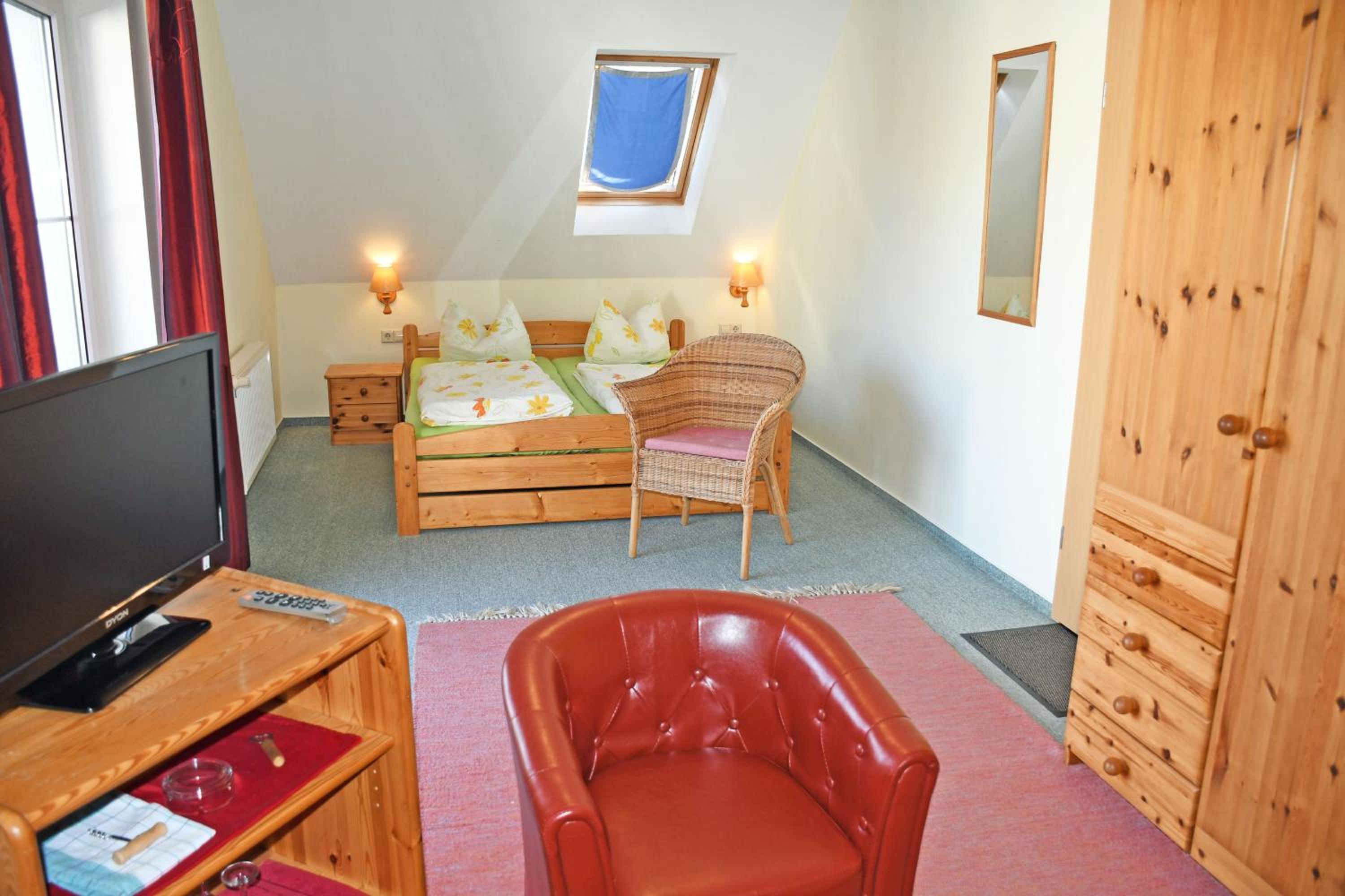 Double or Twin Room with Private Bathroom