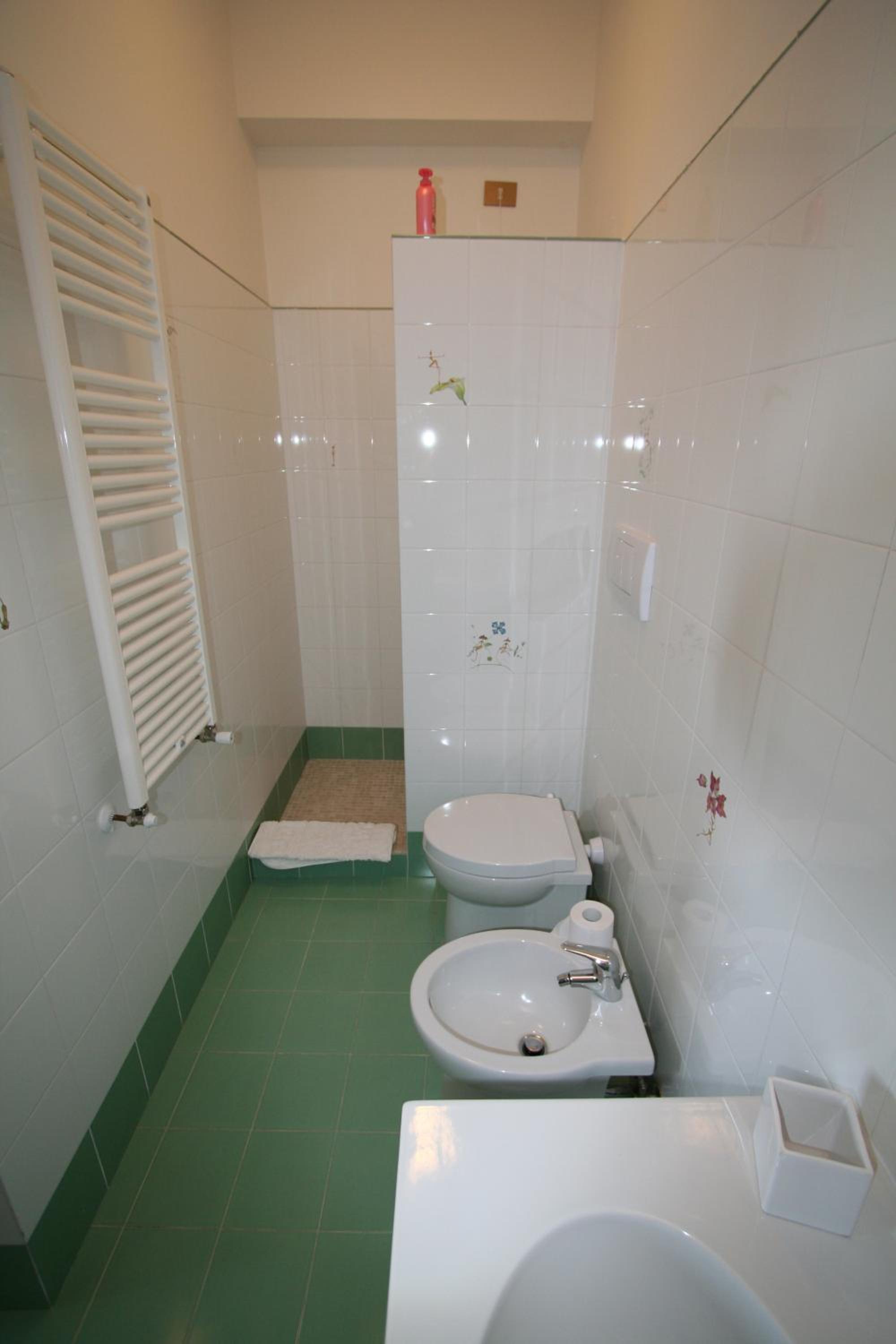 Quadruple Room with Private Bathroom photo 3