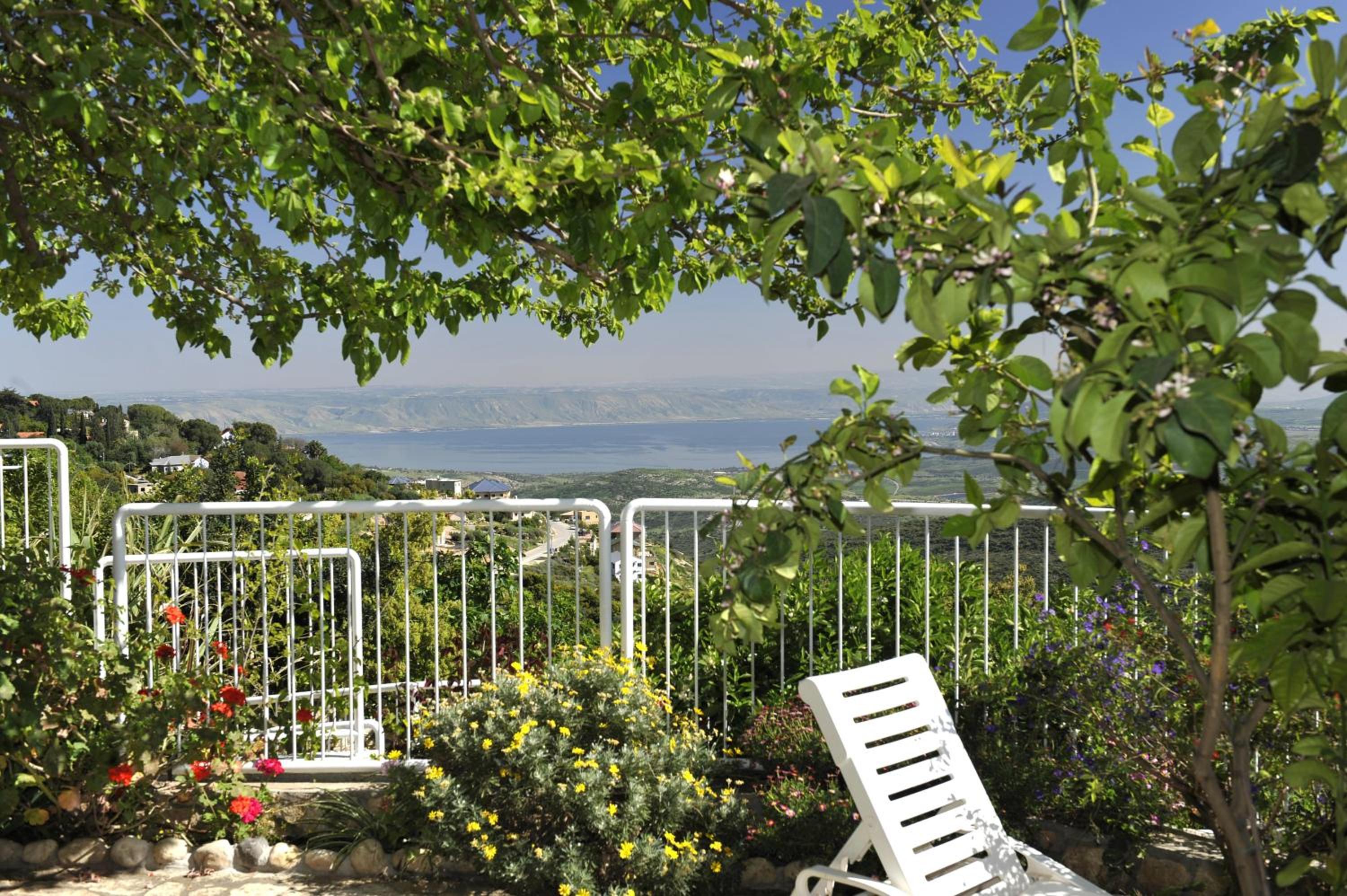 Suite with Lake View (Ofek) - Photo 8