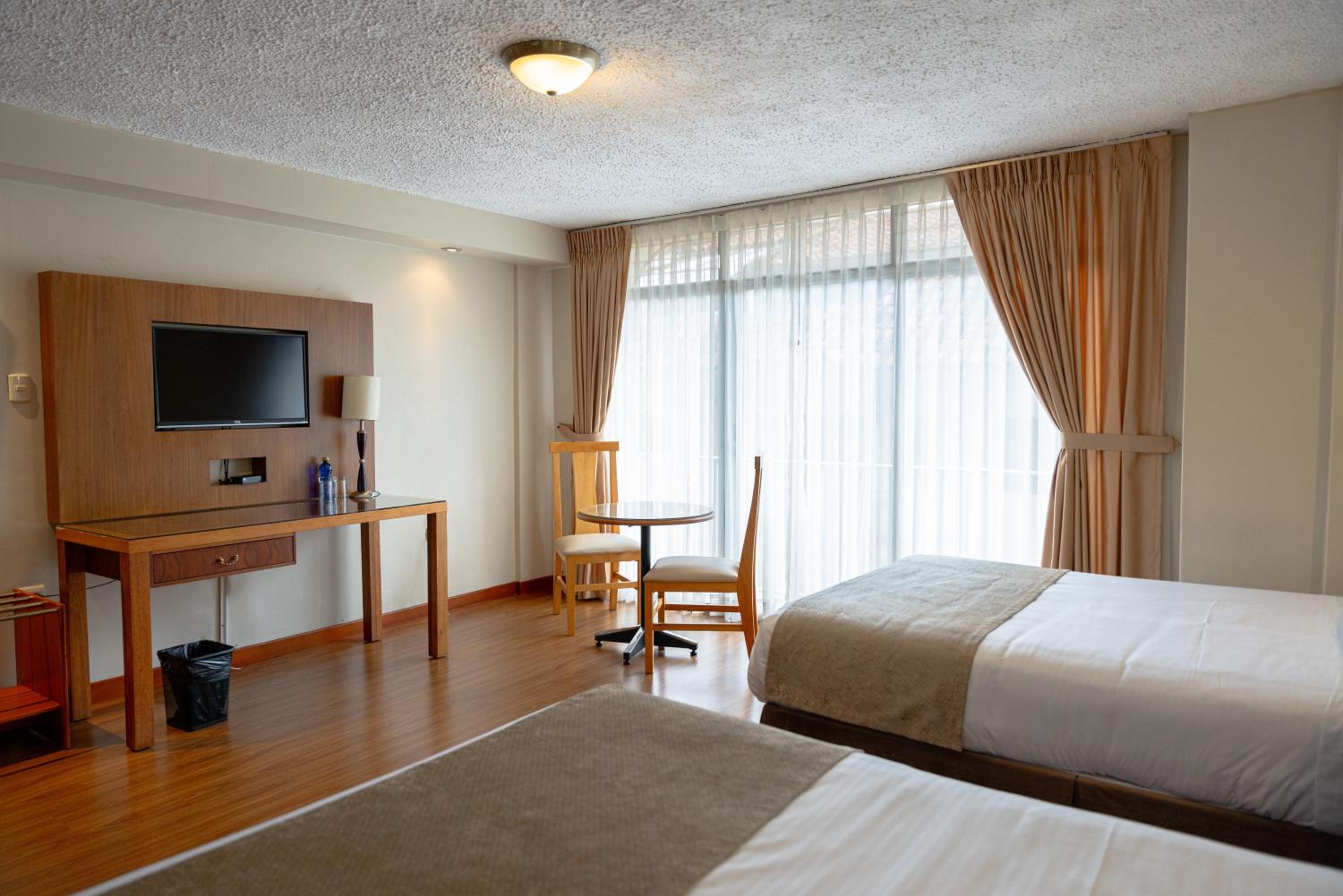 Deluxe Double or Twin Room photo 3