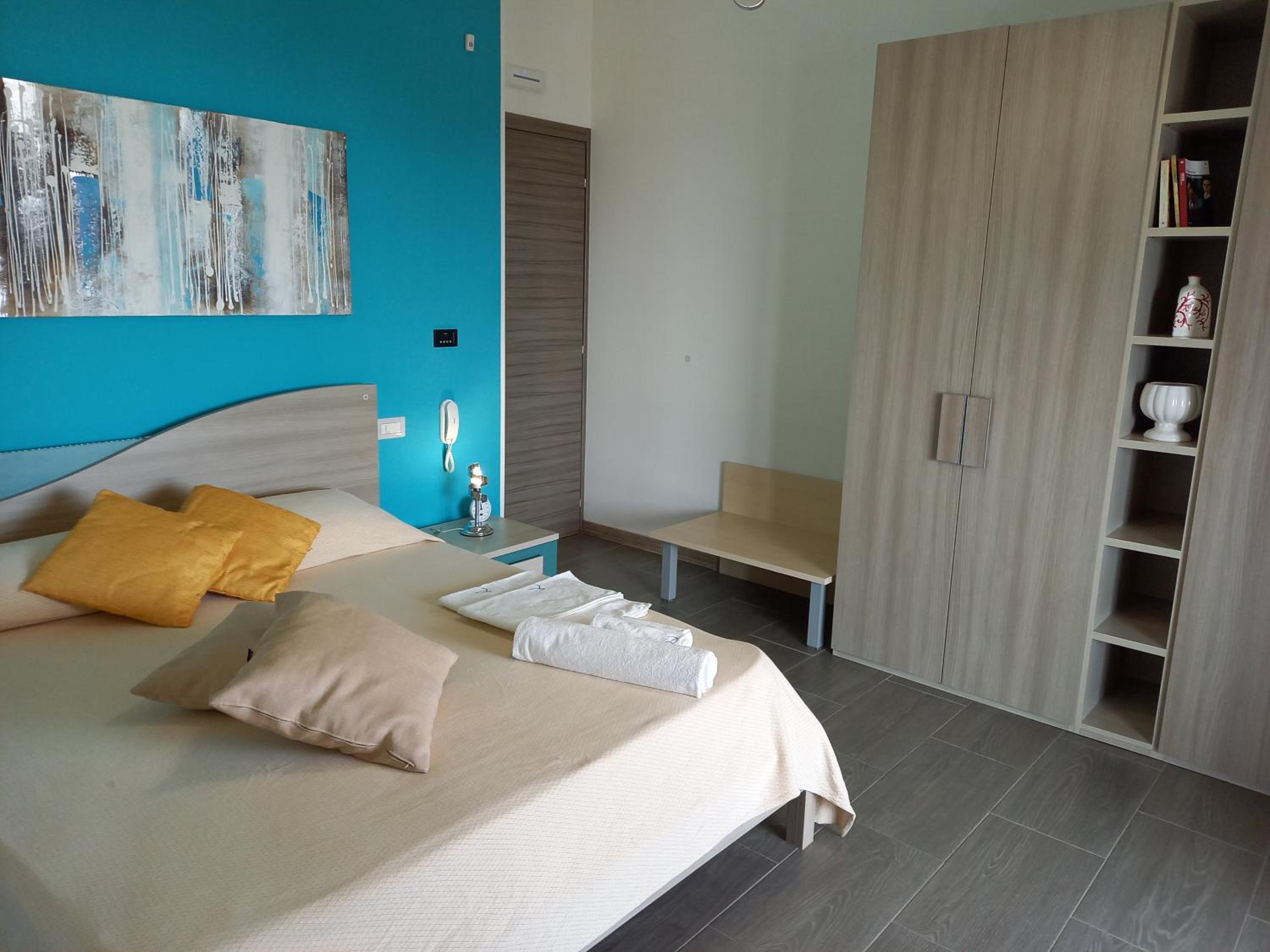 Two-Bedroom House - Photo 16
