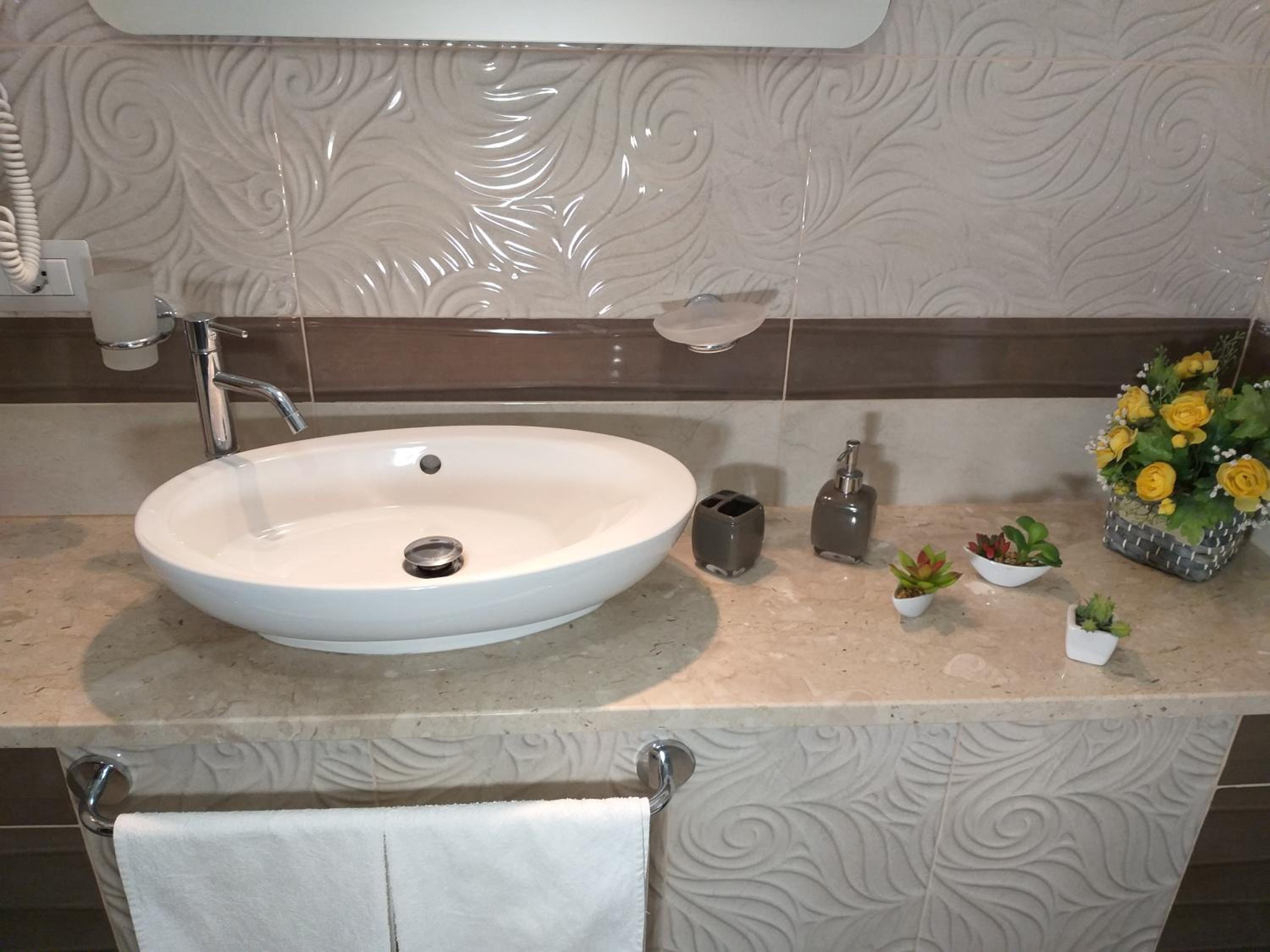Two-Bedroom House - Photo 13