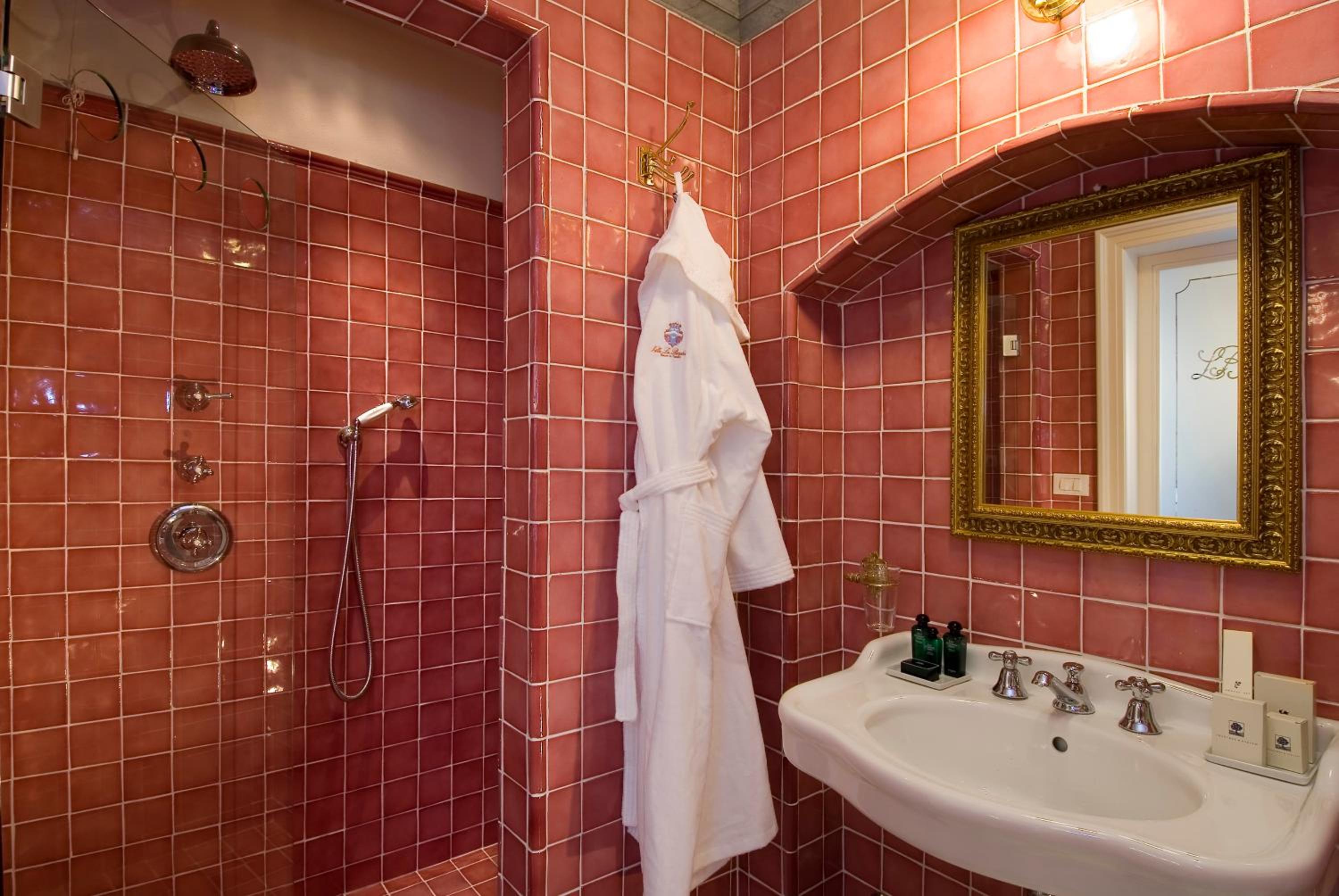 Small Double Room - Photo 3