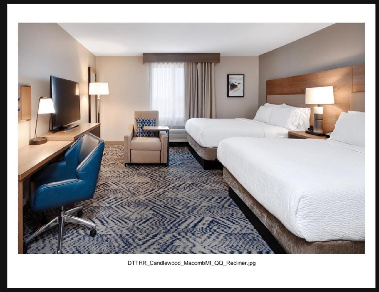 Studio Suite with Two Queen Beds - Photo 4